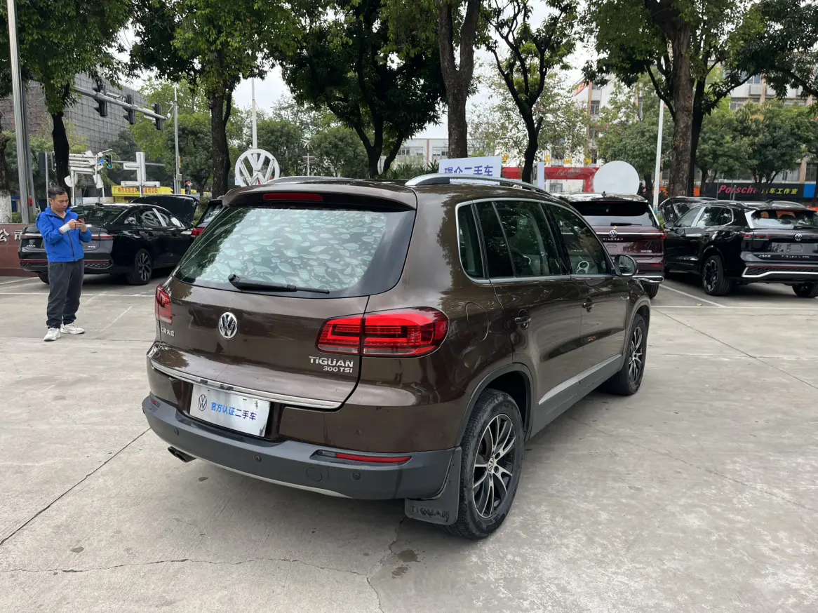 Volkswagen Tiguan (Tharu)  из Китая