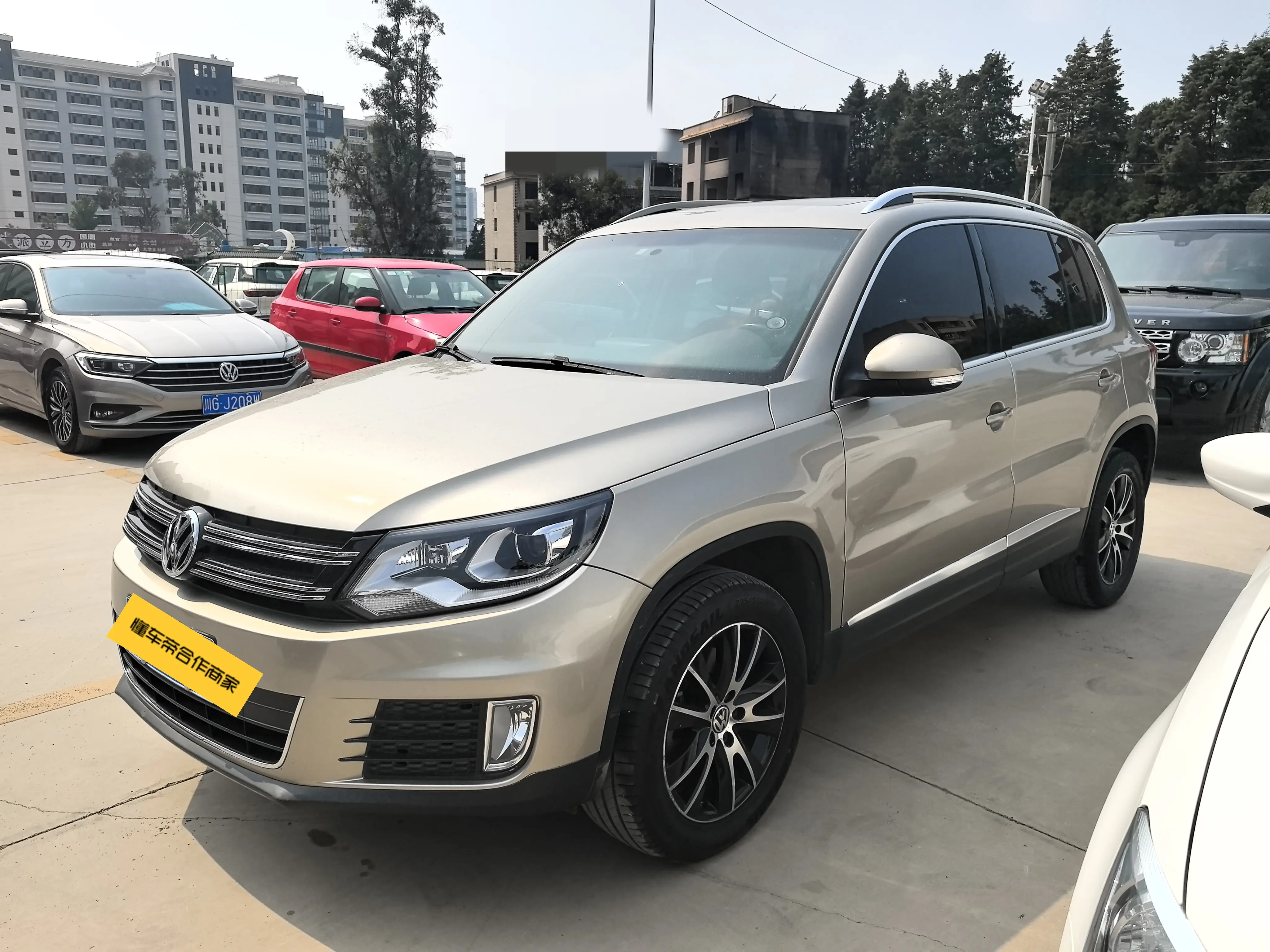Volkswagen Tiguan (Tharu)  из Китая