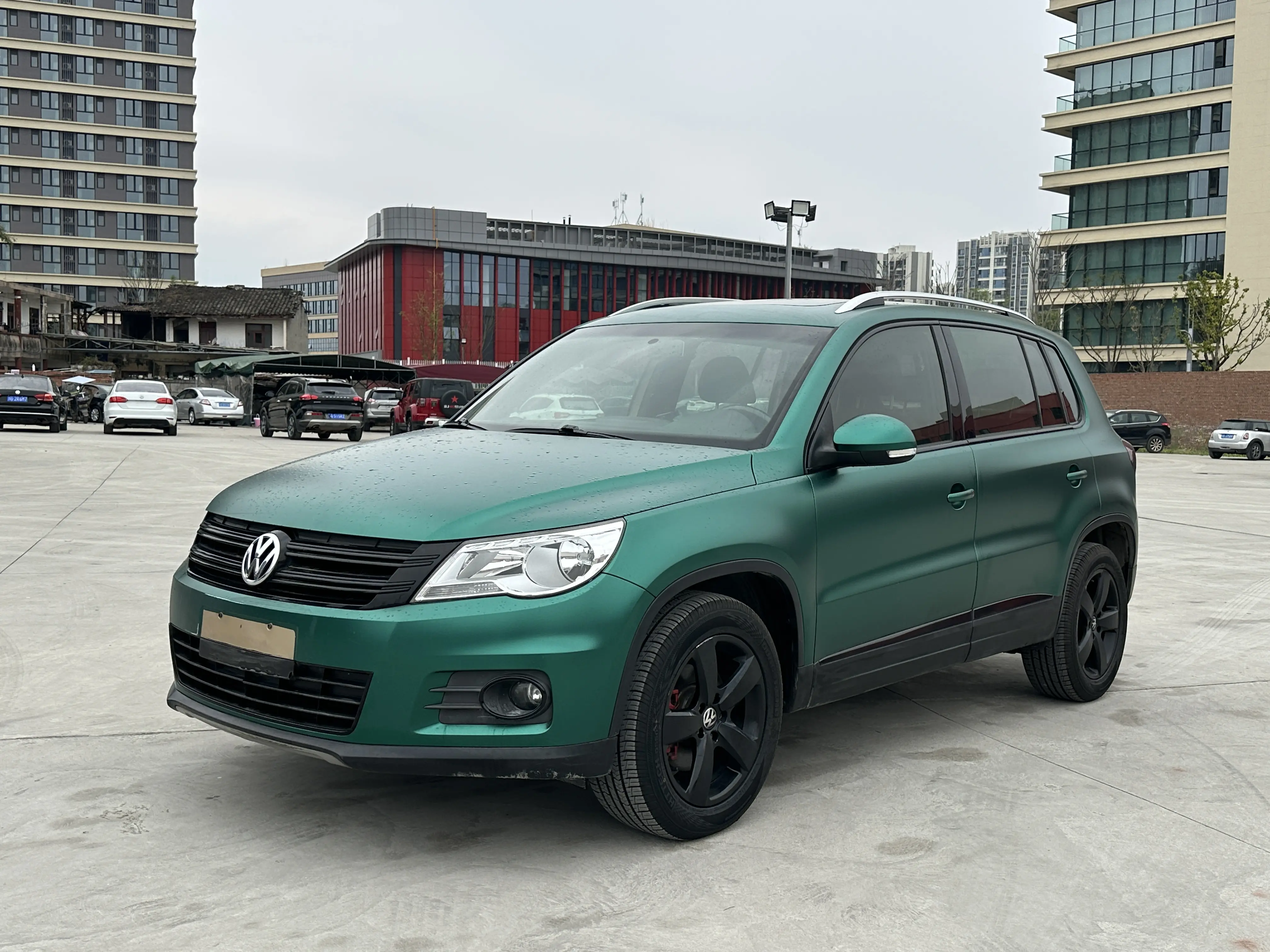 Volkswagen Tiguan (Tharu)  из Китая