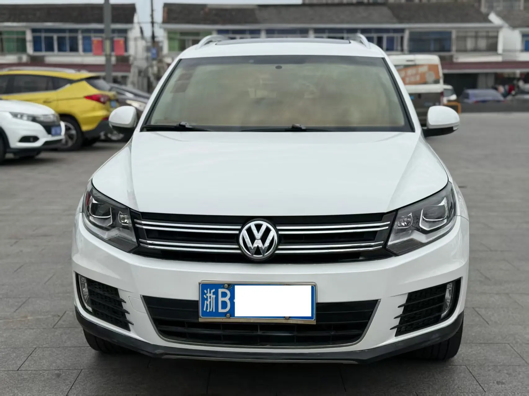 Volkswagen Tiguan (Tharu)  из Китая