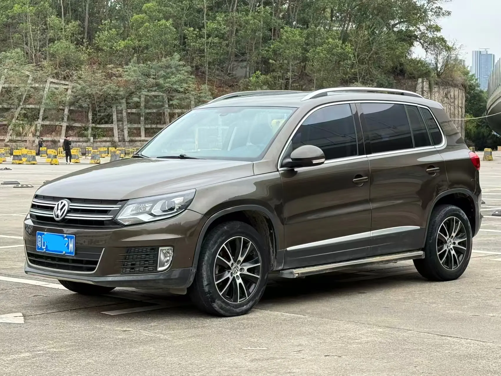 Volkswagen Tiguan (Tharu)  из Китая