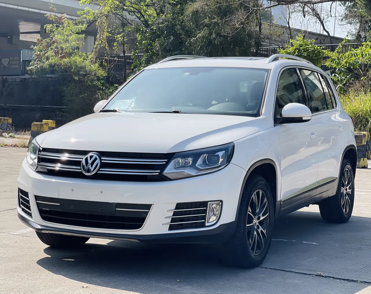 Volkswagen Tiguan (Tharu)  из Китая