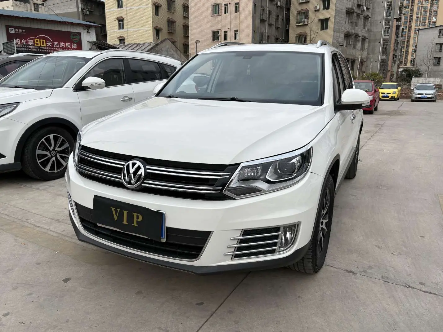Volkswagen Tiguan (Tharu)  из Китая