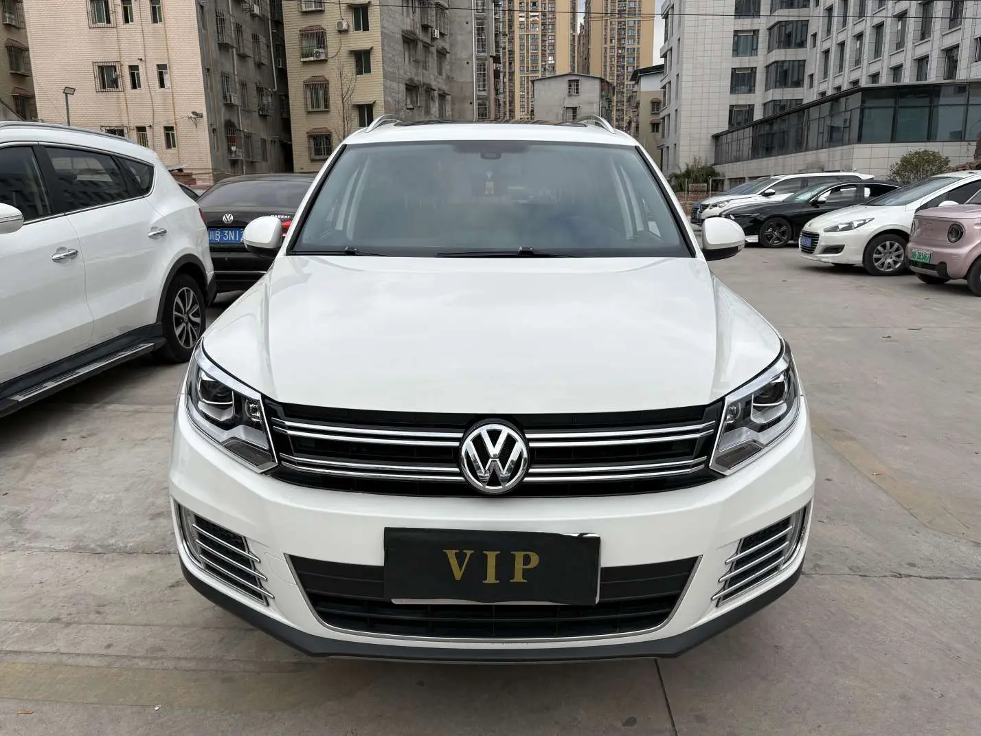 Volkswagen Tiguan (Tharu)  из Китая