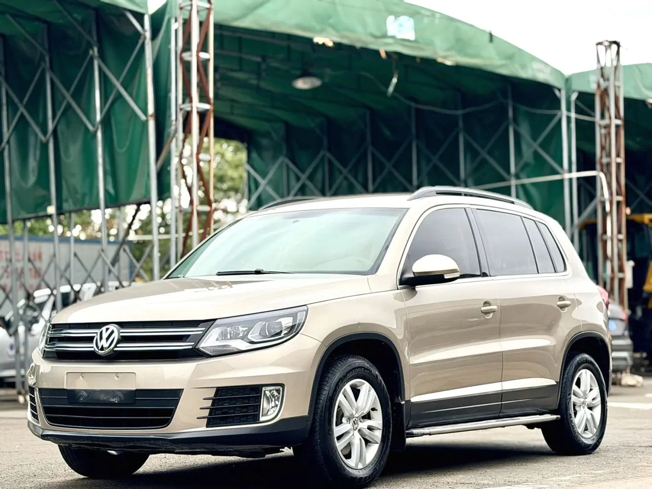 Volkswagen Tiguan (Tharu)  из Китая
