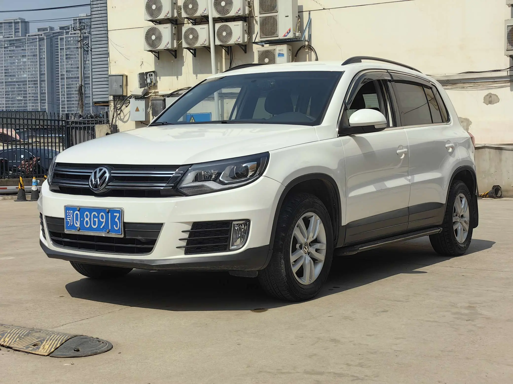 Volkswagen Tiguan (Tharu)  из Китая