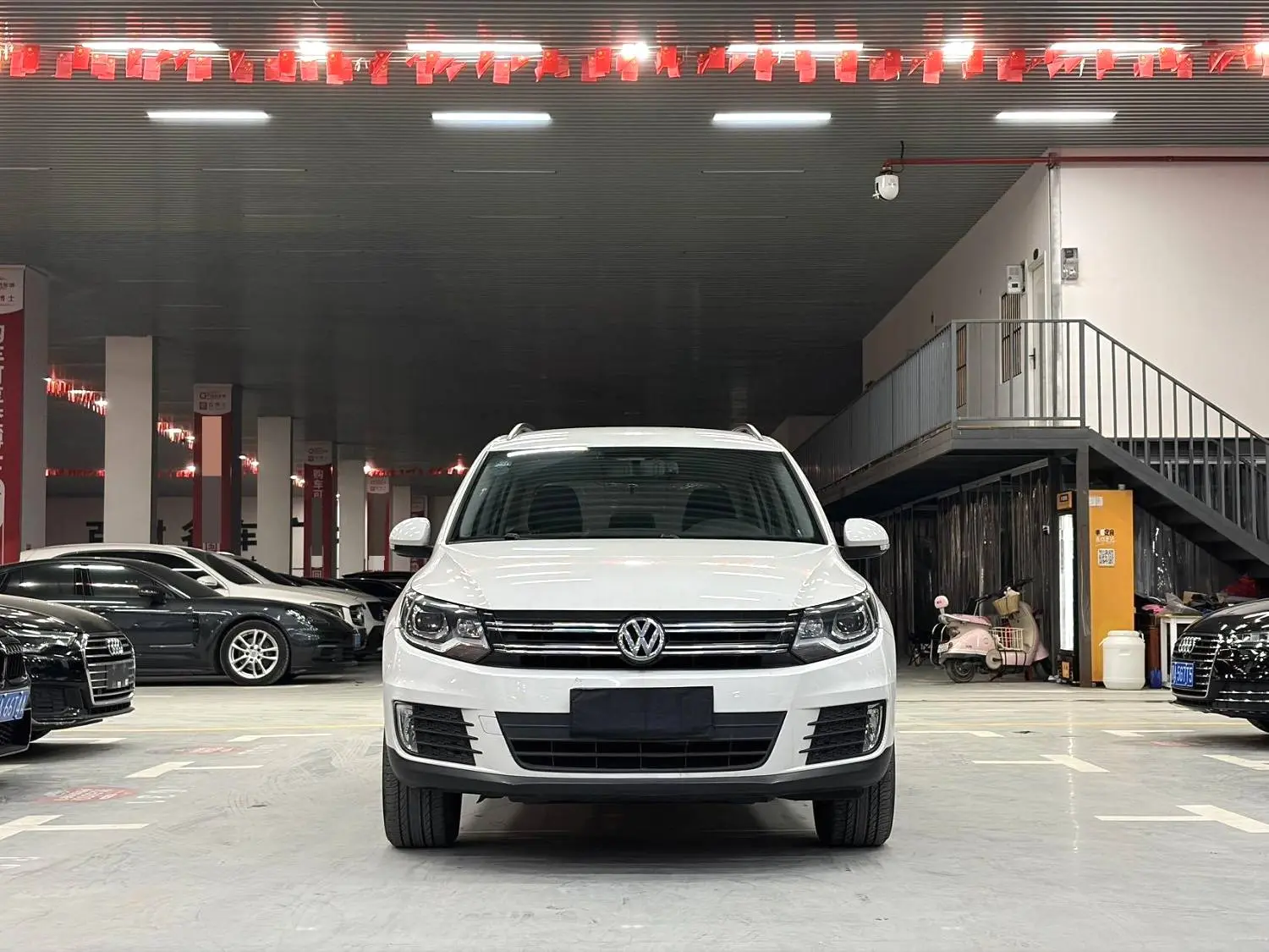 Volkswagen Tiguan (Tharu)  из Китая