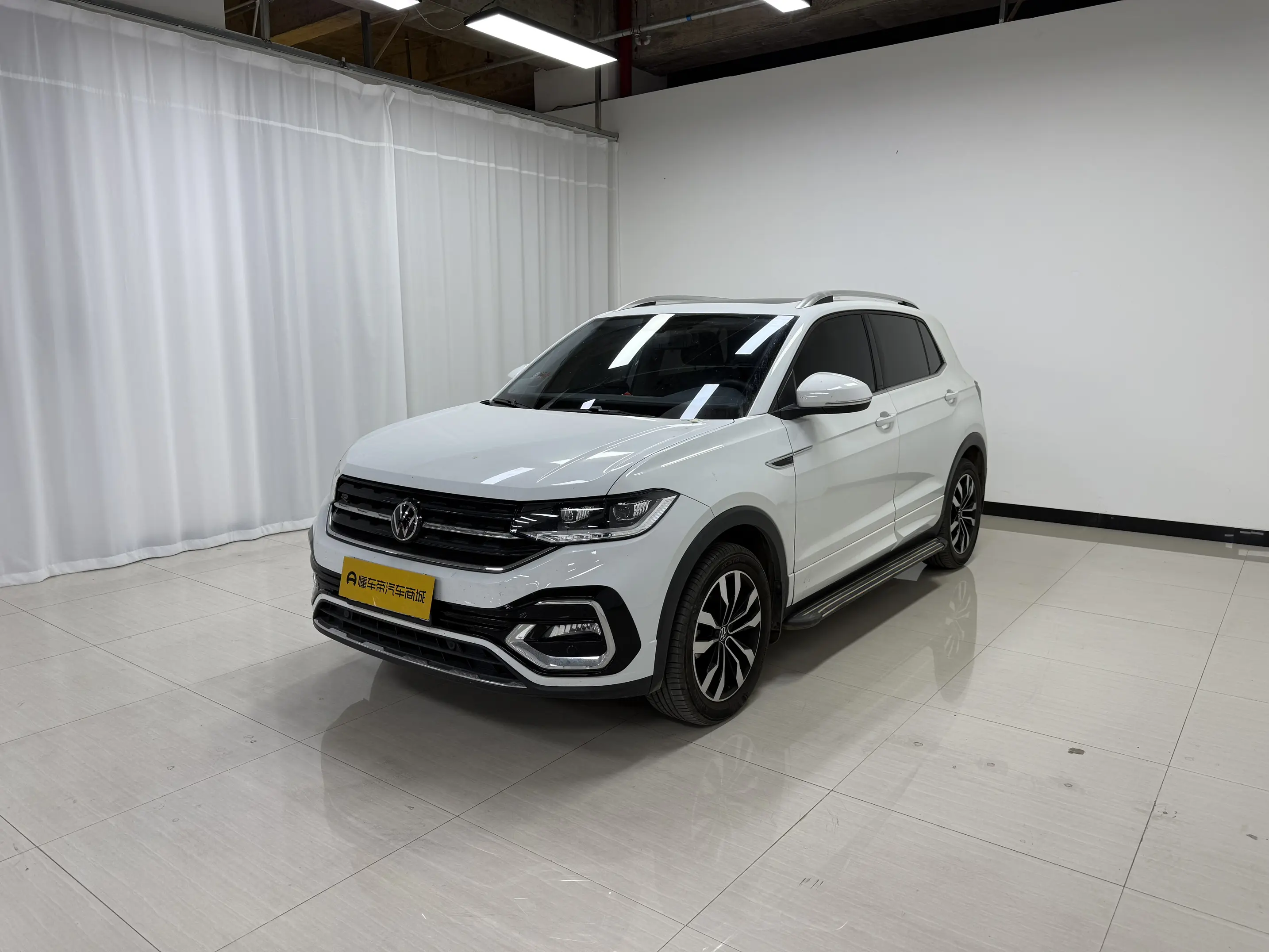 Volkswagen Explore the shadows  из Китая