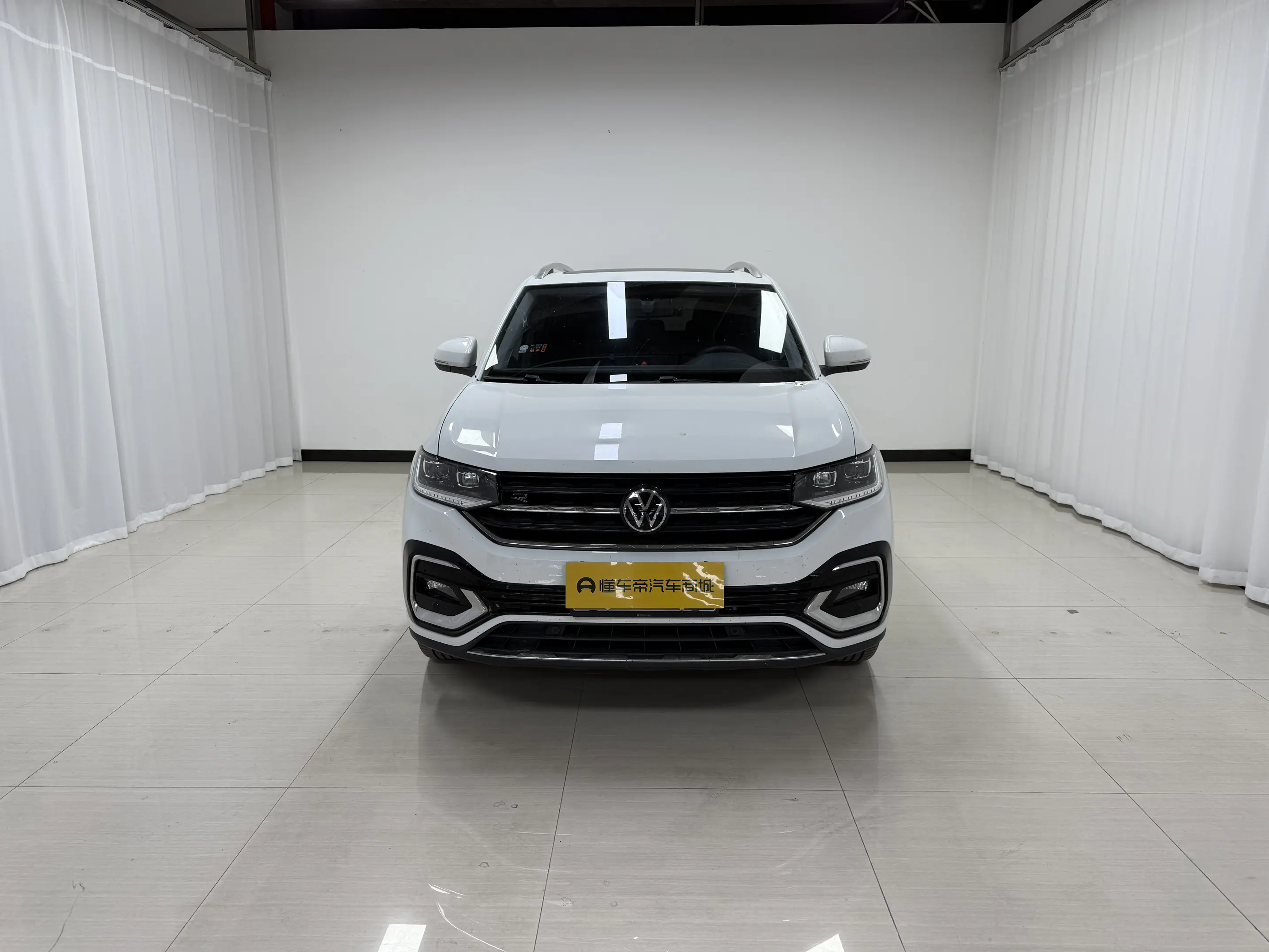 Volkswagen Explore the shadows  из Китая