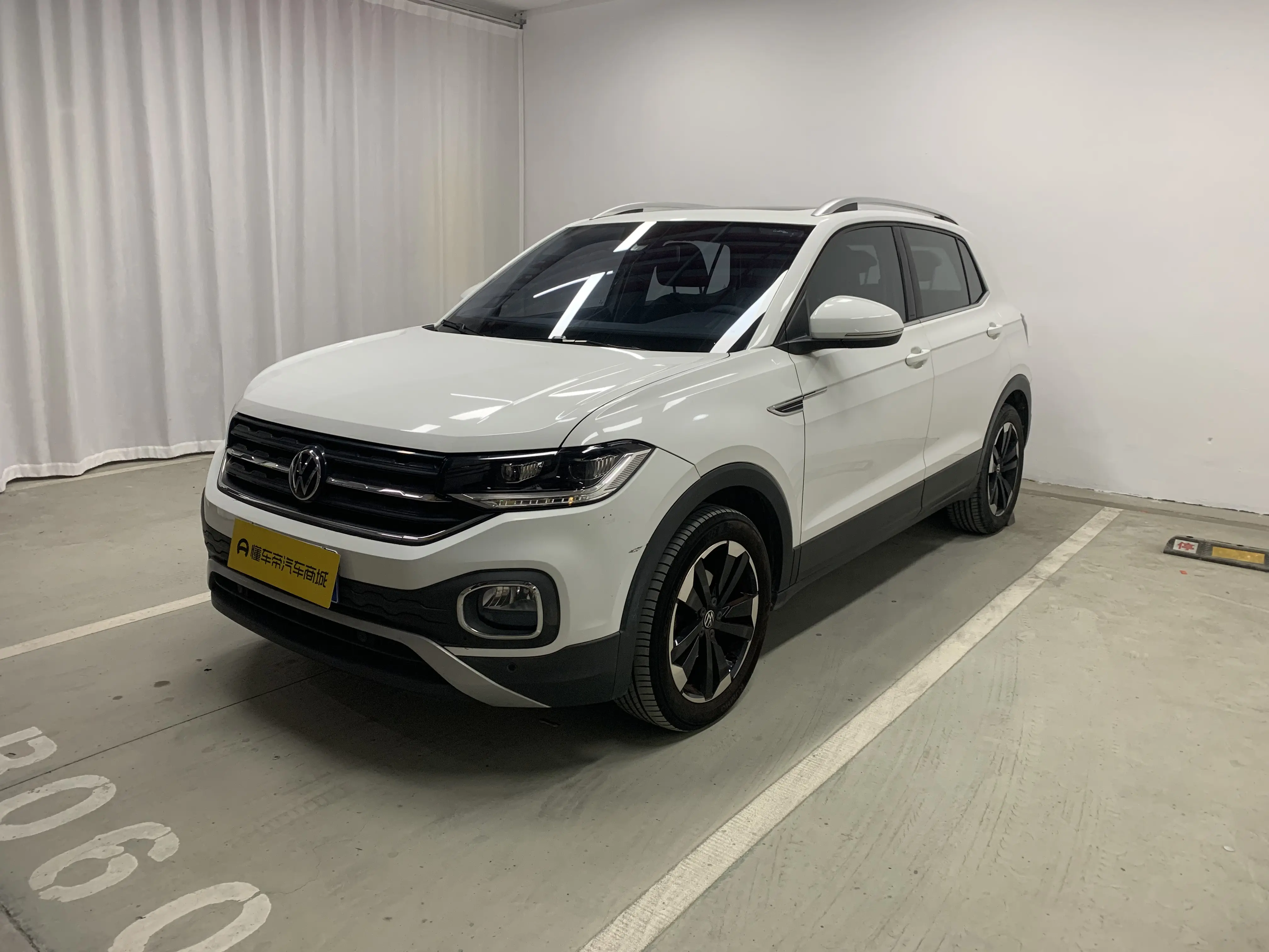 Volkswagen Explore the shadows  из Китая