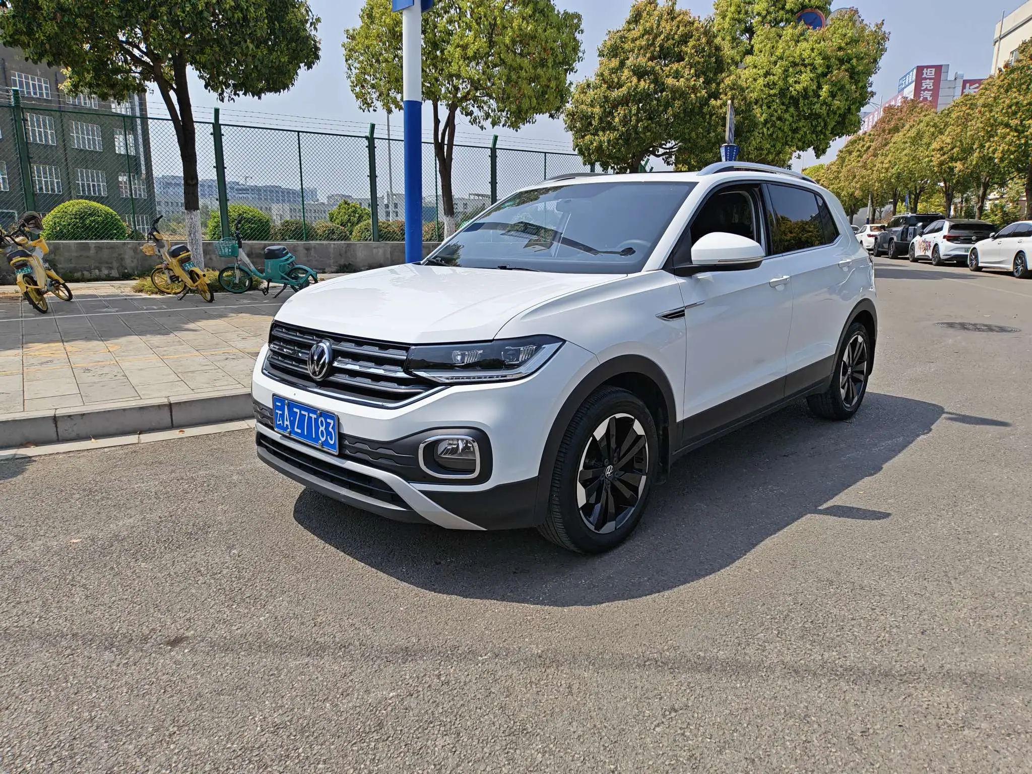 Volkswagen Explore the shadows  из Китая