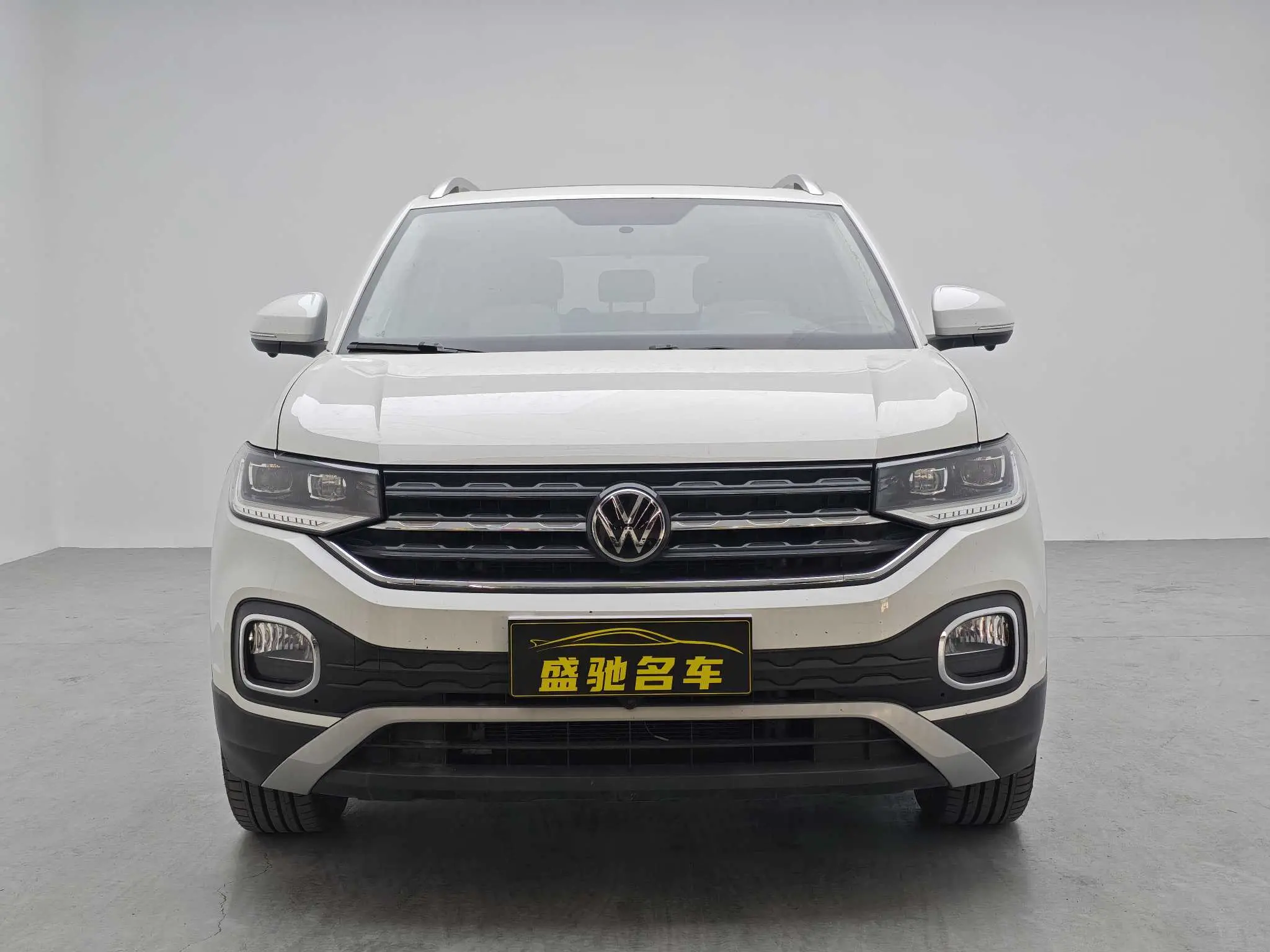 Volkswagen Explore the shadows  из Китая