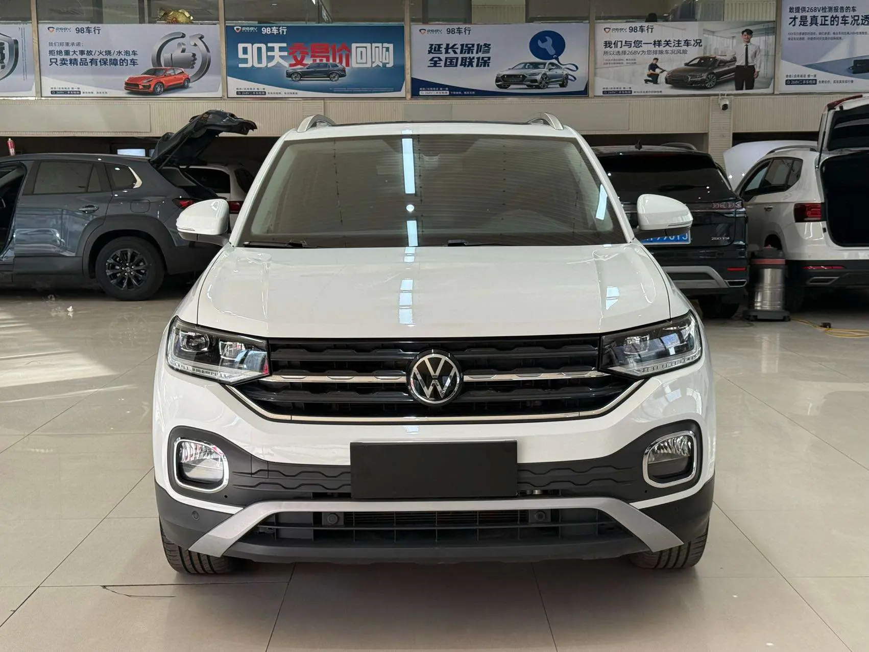 Volkswagen Explore the shadows  из Китая