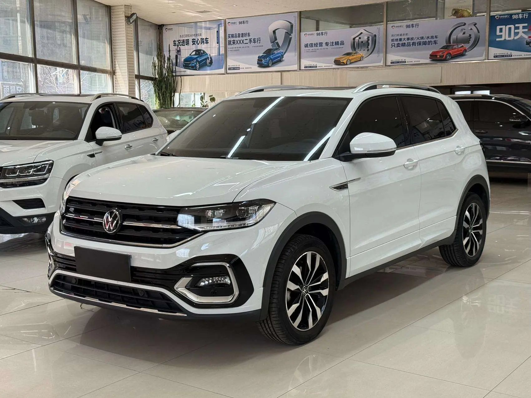 Volkswagen Explore the shadows  из Китая