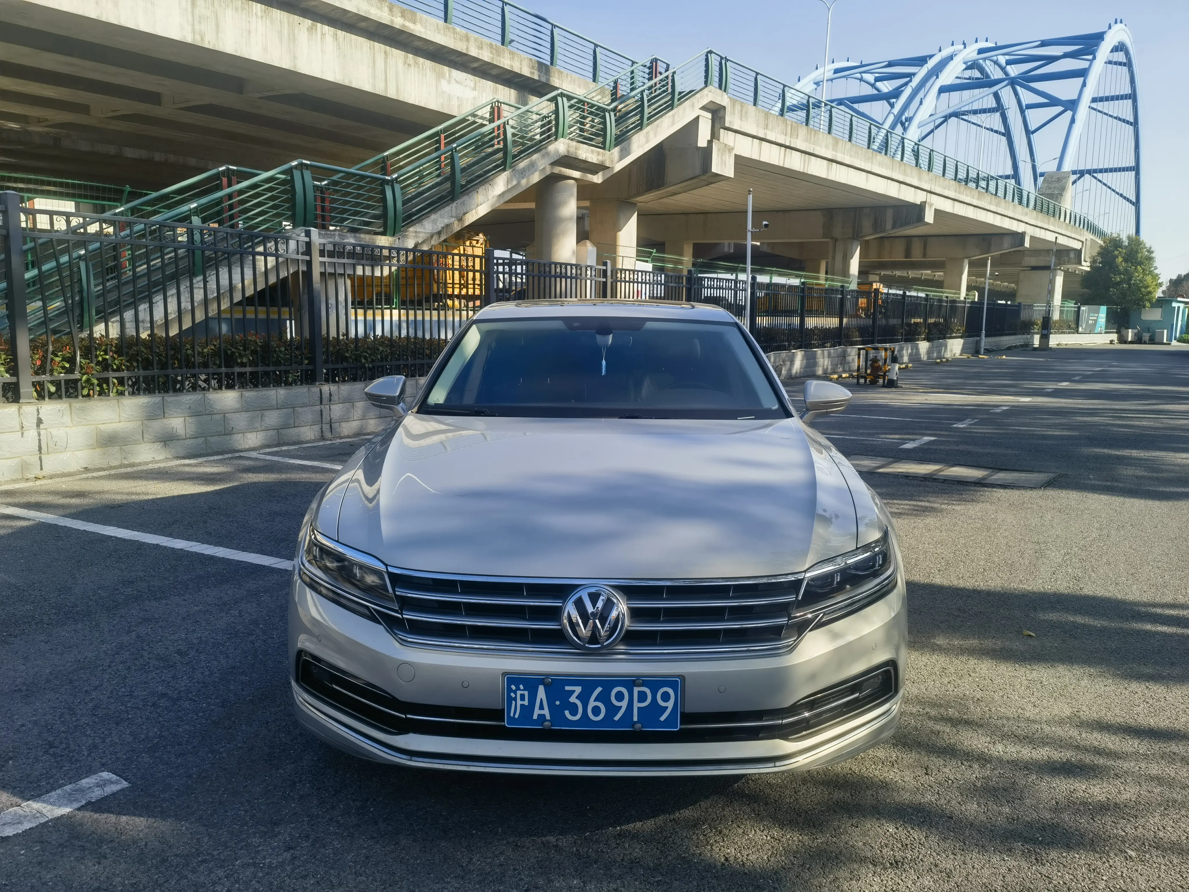Volkswagen Hui Ang  из Китая