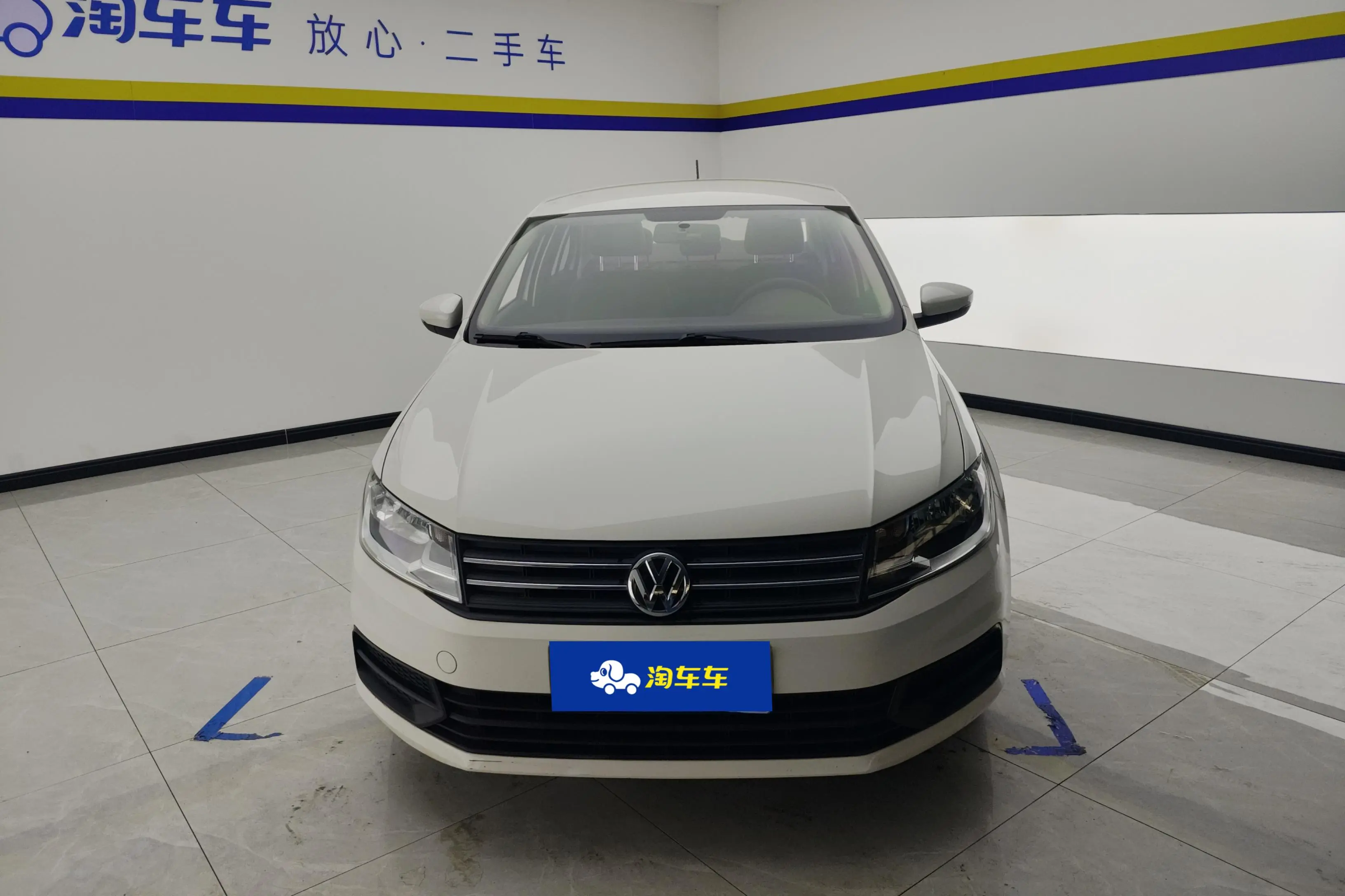 Volkswagen Santana  из Китая