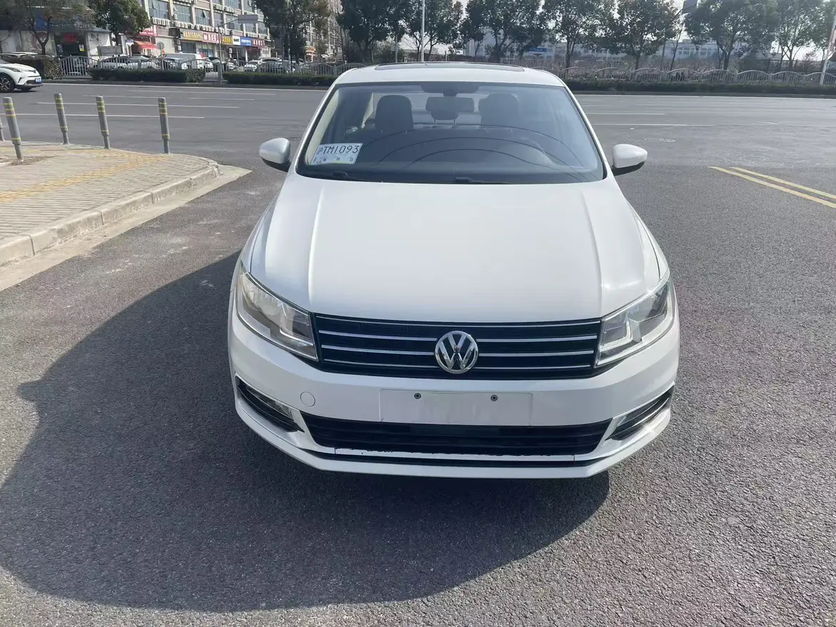 Volkswagen Santana  из Китая