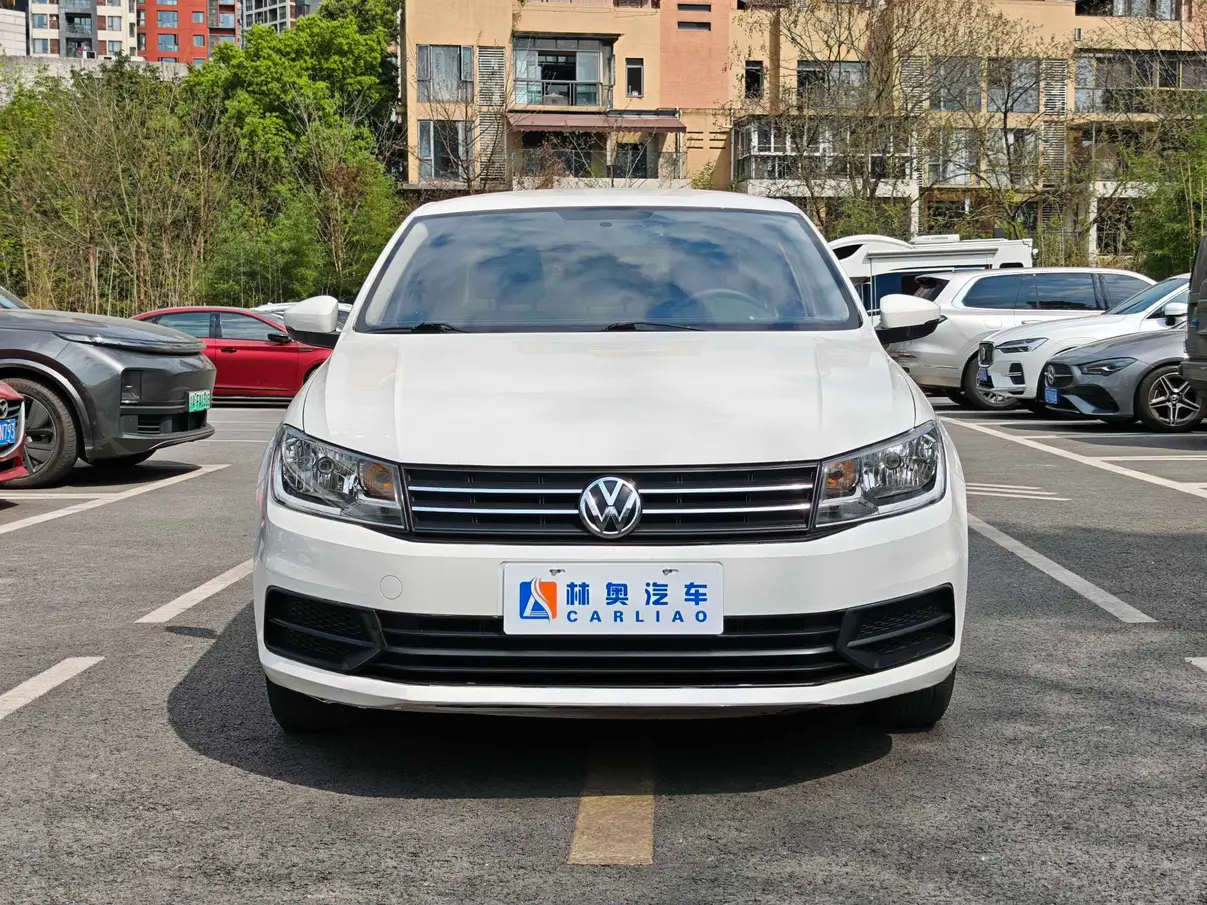 Volkswagen Santana  из Китая