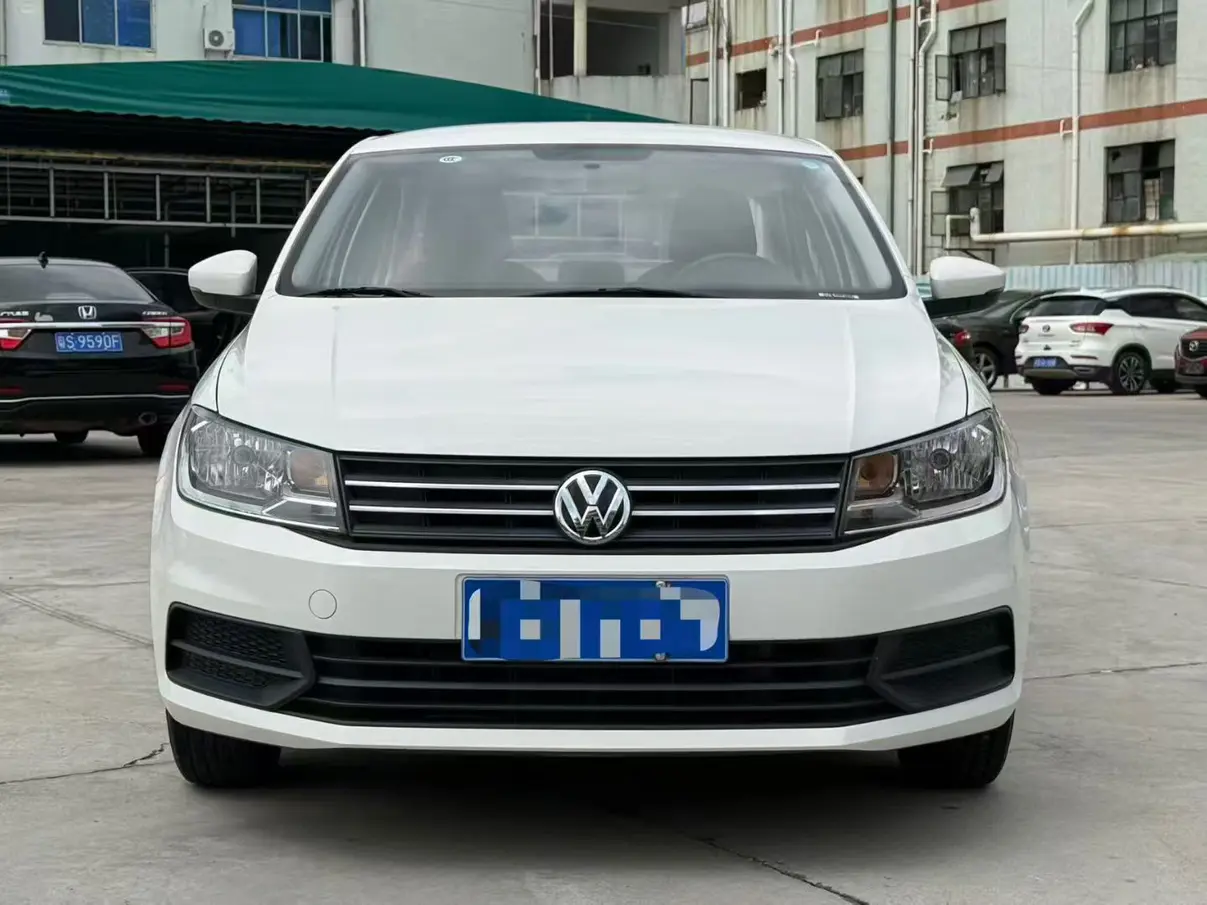 Volkswagen Santana  из Китая