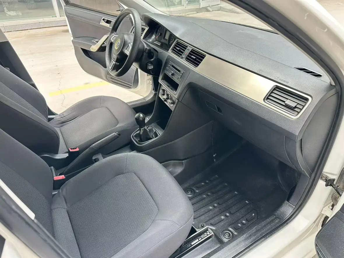 Volkswagen Santana  из Китая