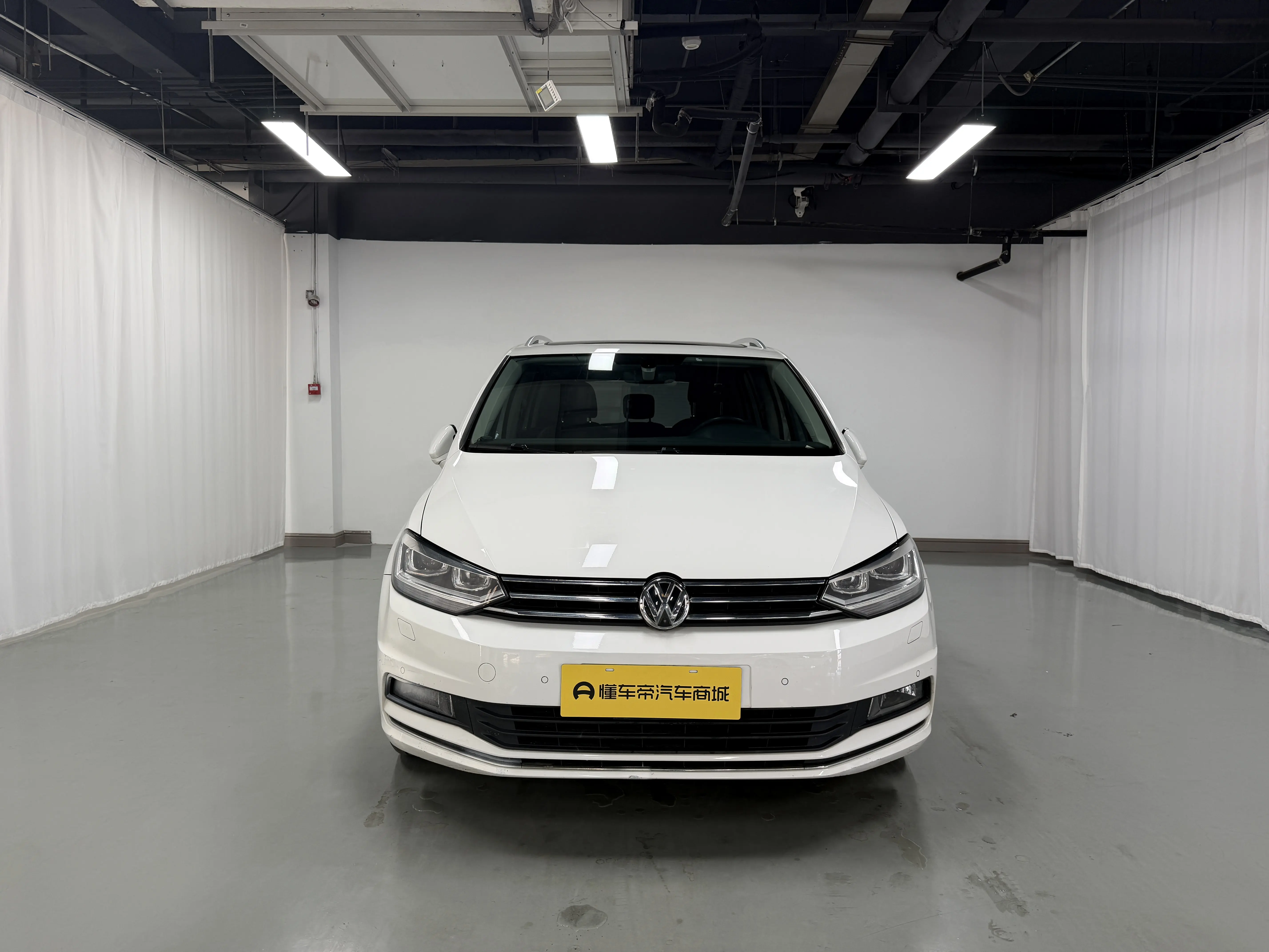 Volkswagen Touran L  из Китая
