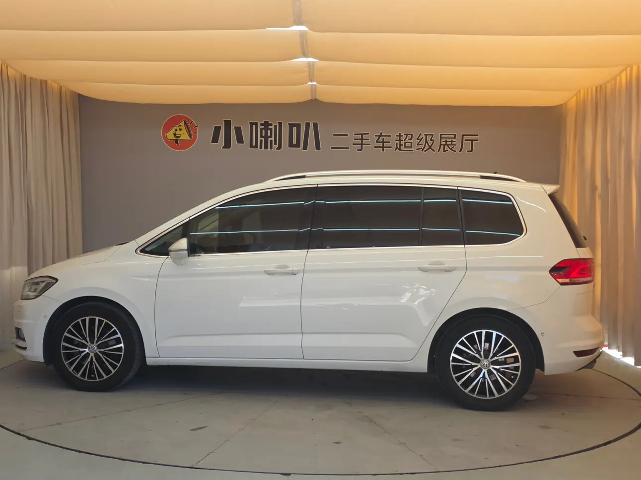 Volkswagen Touran L  из Китая