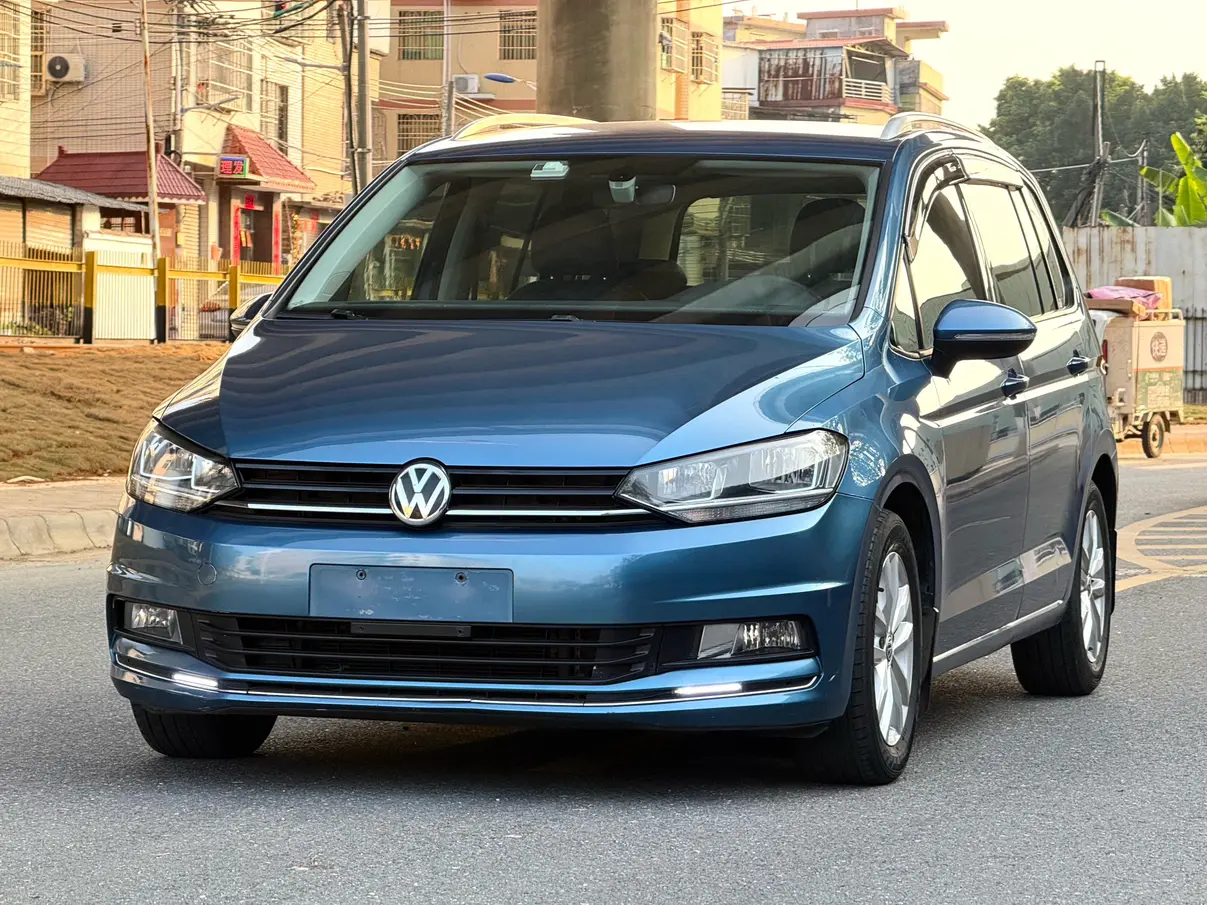 Volkswagen Touran L  из Китая