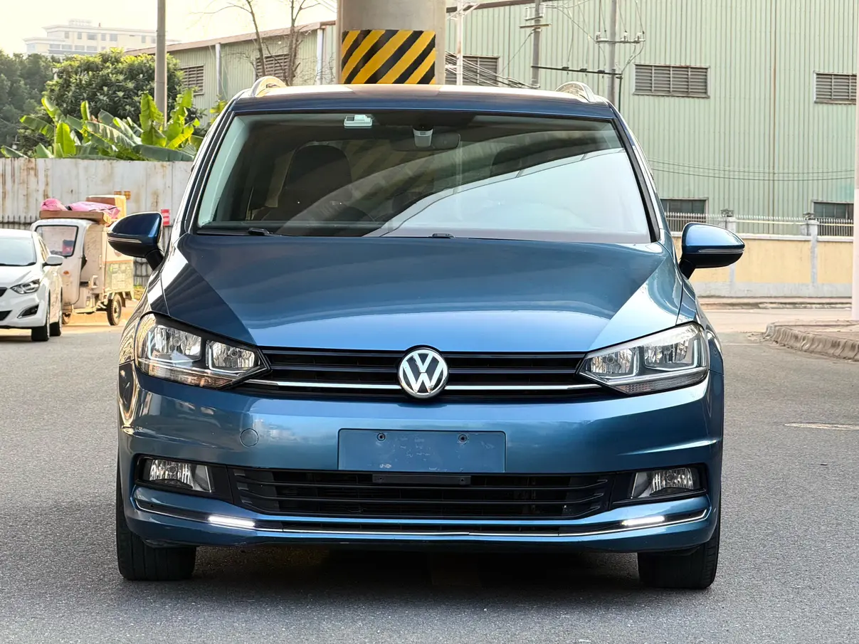 Volkswagen Touran L  из Китая