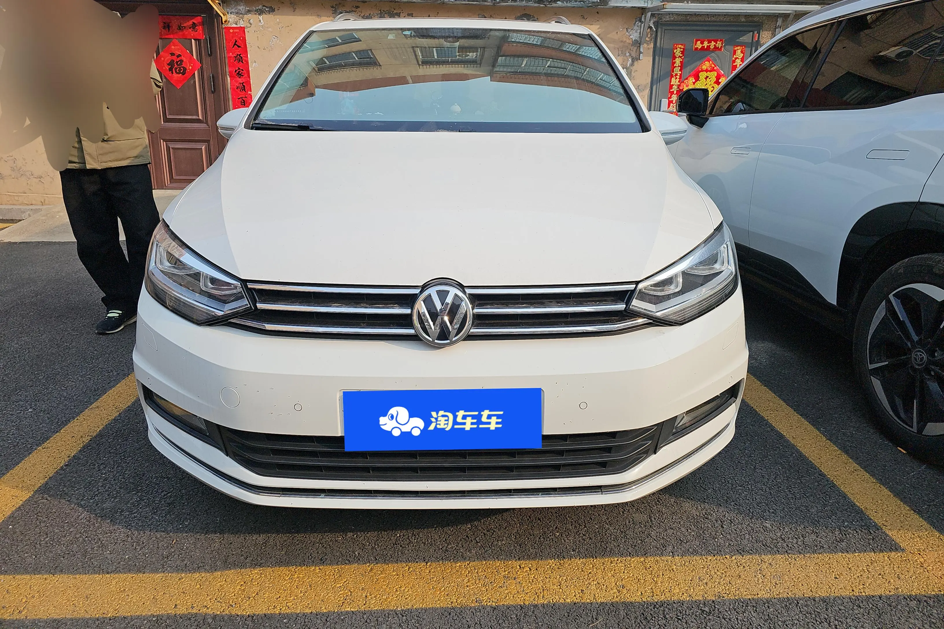 Volkswagen Touran L  из Китая