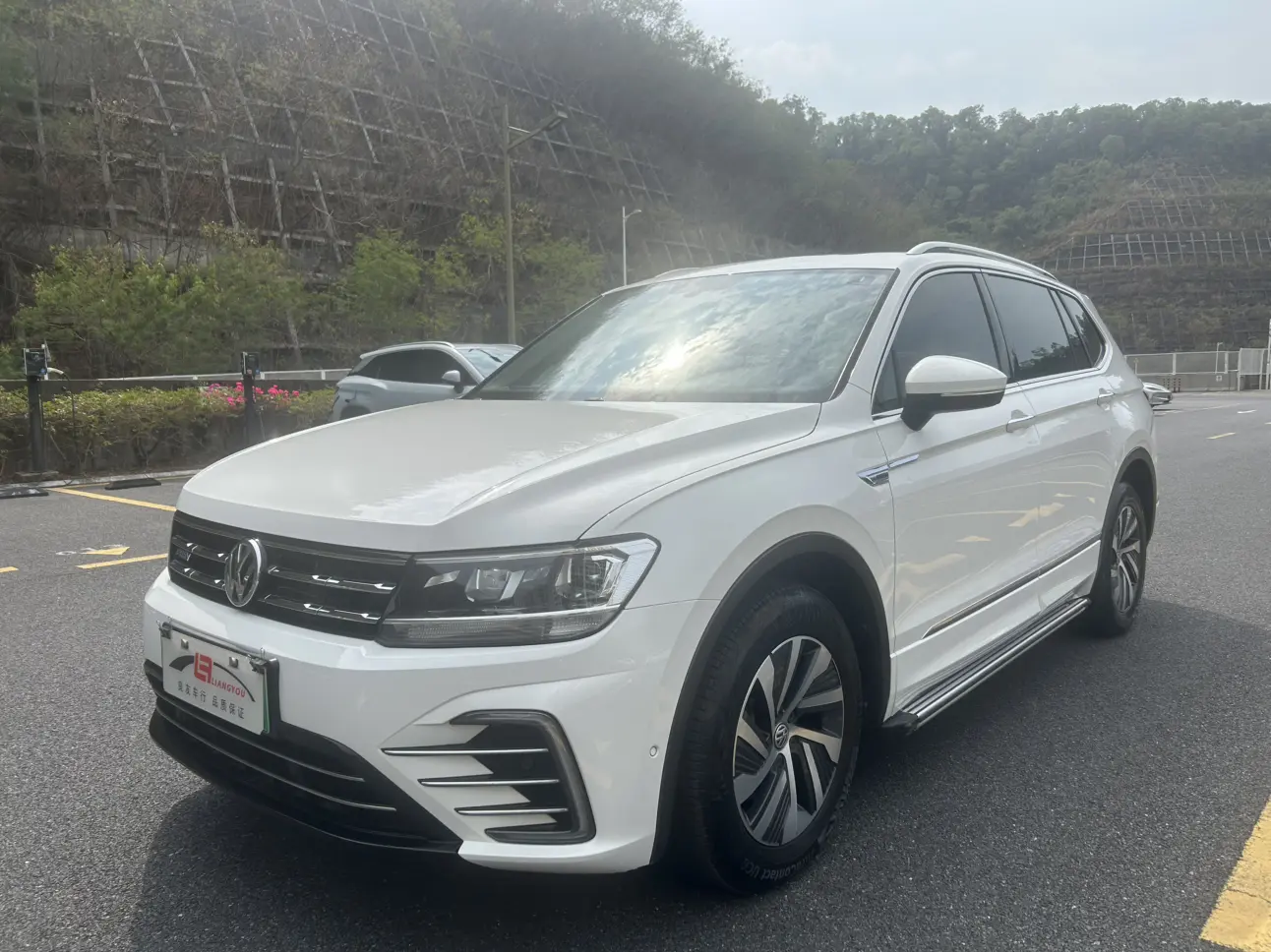 Volkswagen Tiguan L PHEV  из Китая