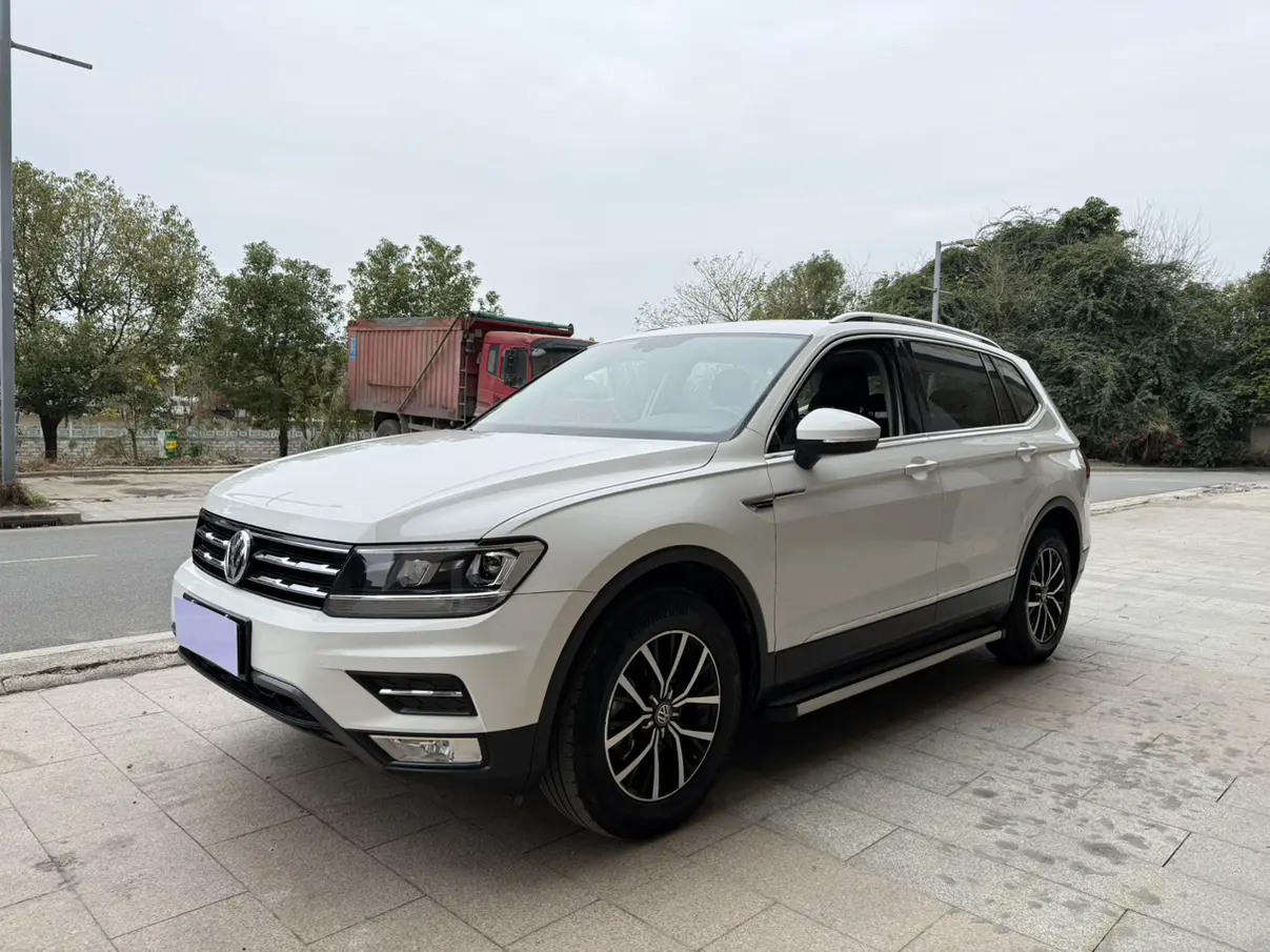 Volkswagen Tiguan L  из Китая