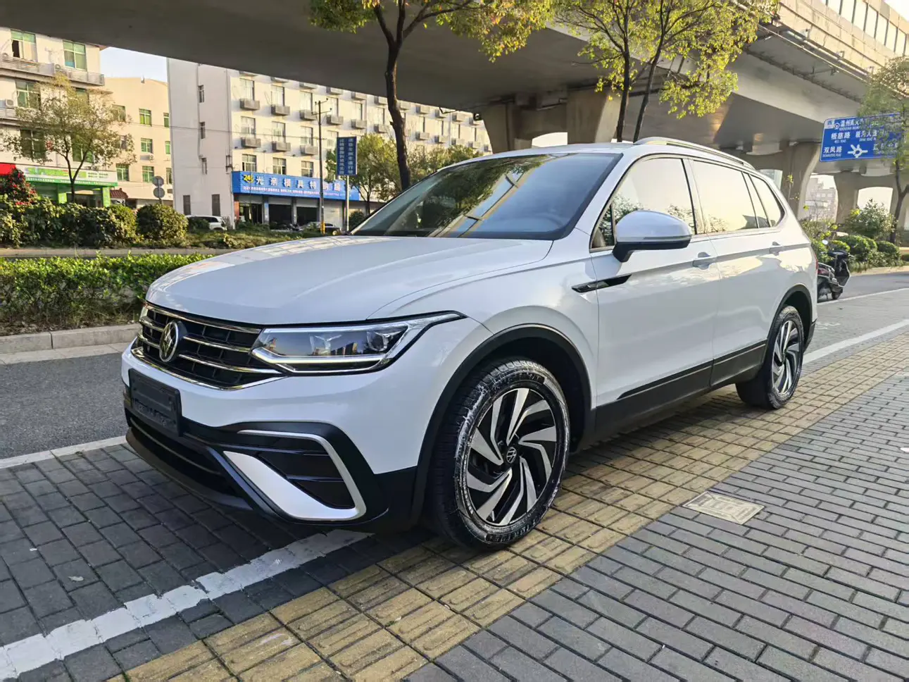 Volkswagen Tiguan L  из Китая