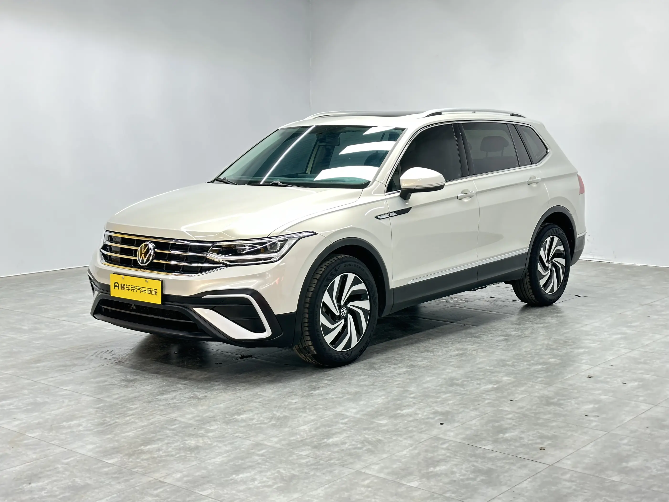 Volkswagen Tiguan L  из Китая