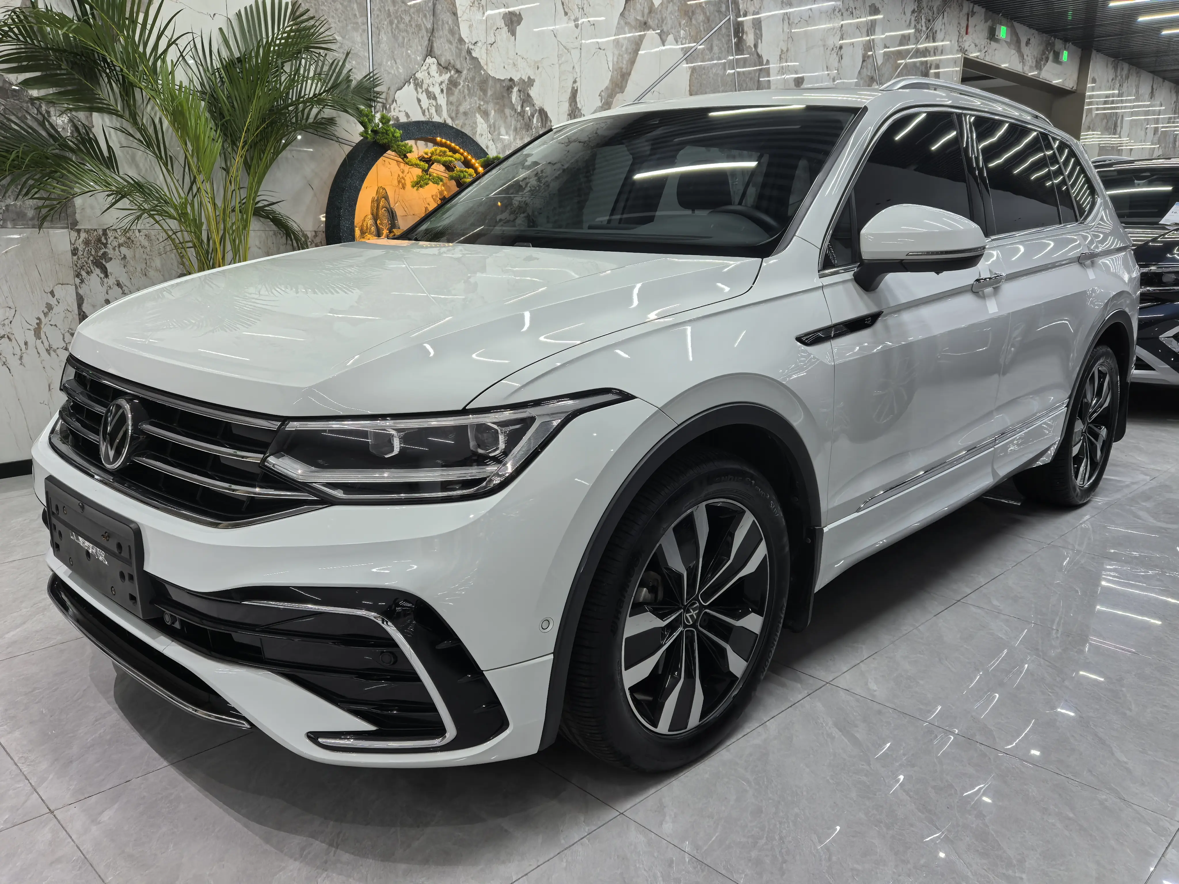 Volkswagen Tiguan L  из Китая