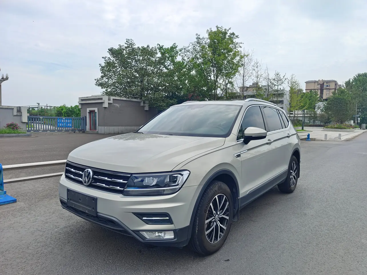 Volkswagen Tiguan L  из Китая