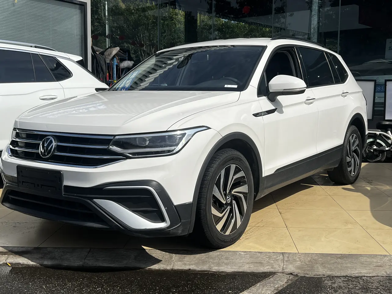 Volkswagen Tiguan L  из Китая