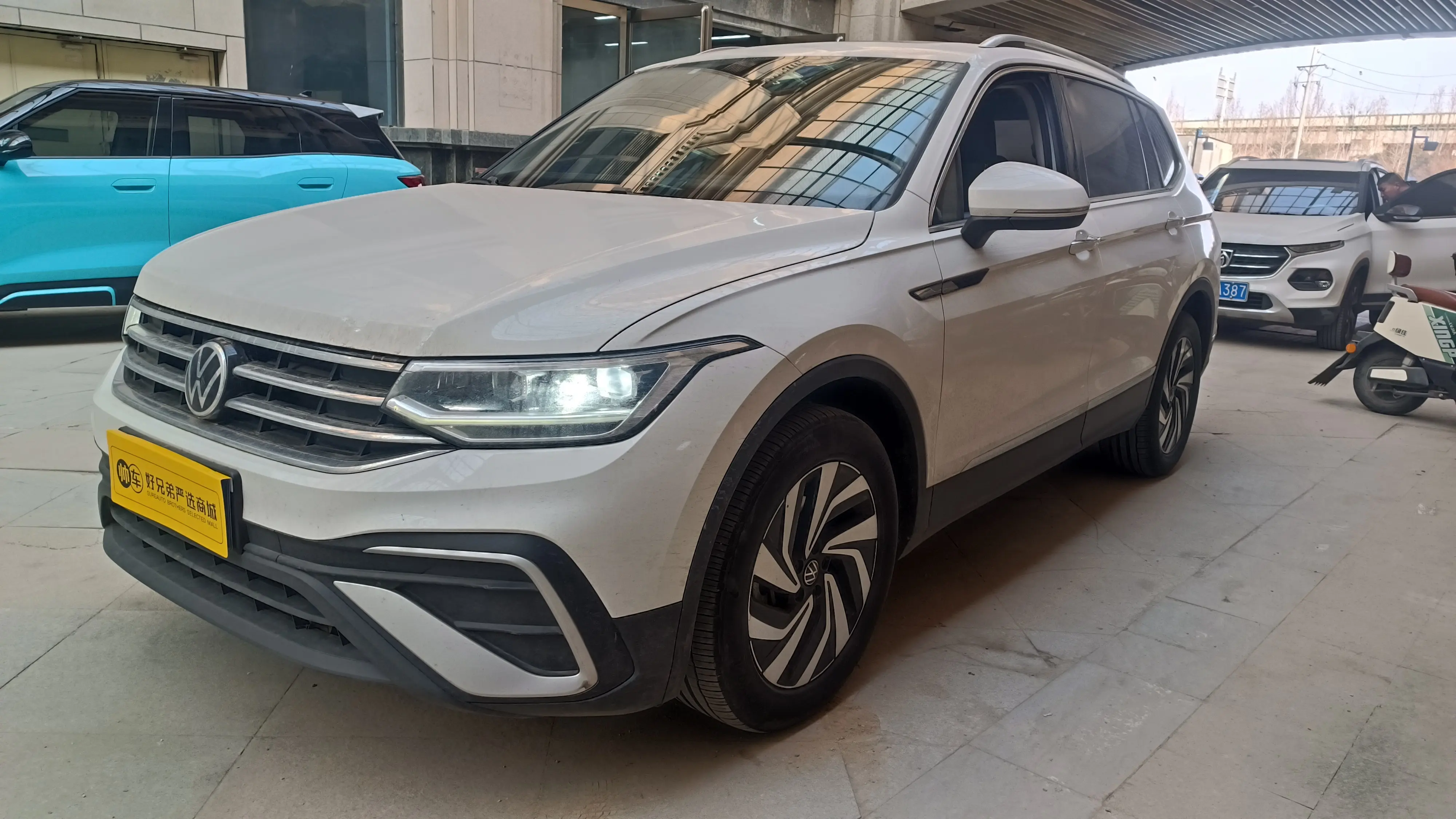 Volkswagen Tiguan L  из Китая