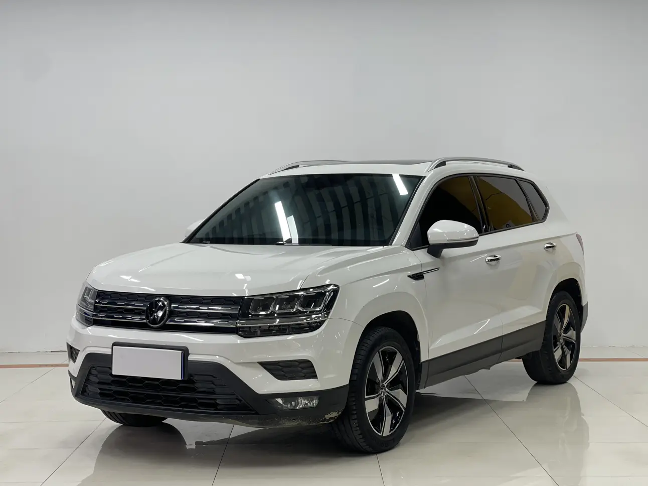 Volkswagen Tharu  из Китая