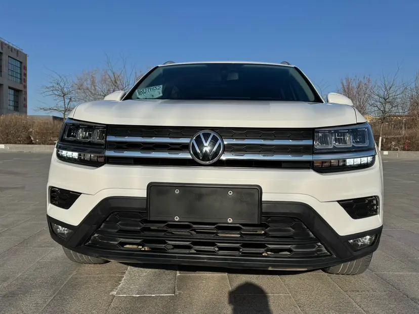 Volkswagen Tharu  из Китая