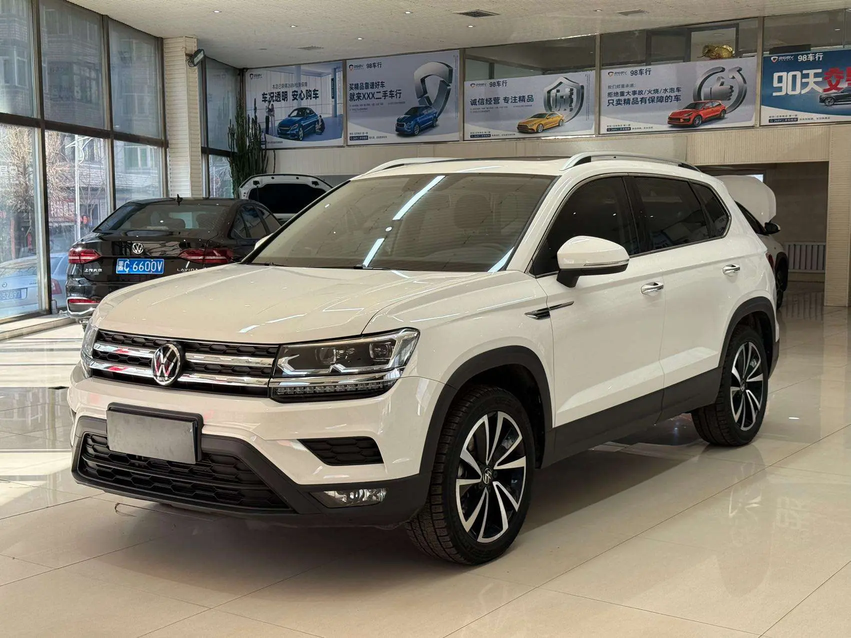 Volkswagen Tharu  из Китая