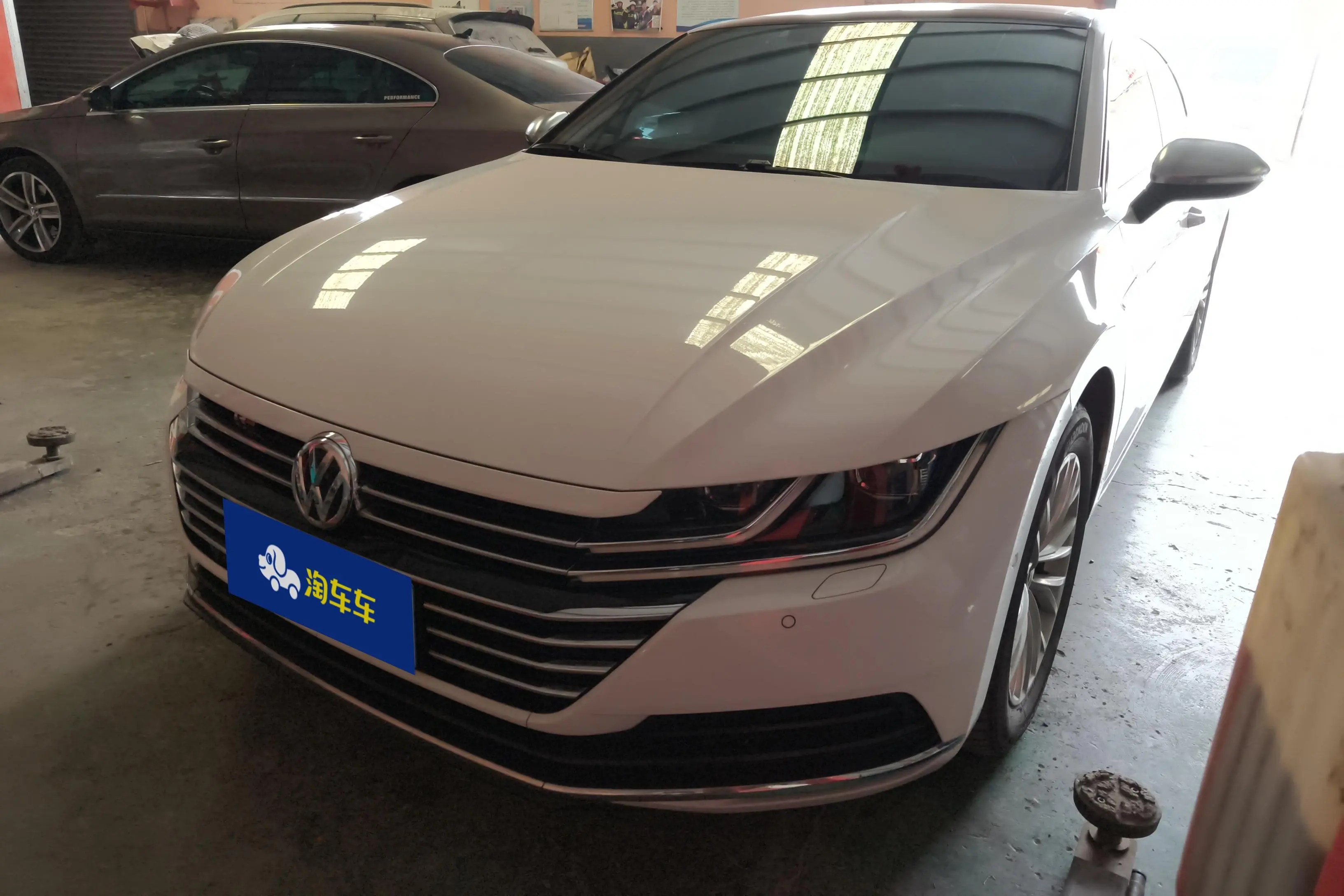 Volkswagen Arteon (CC)  из Китая