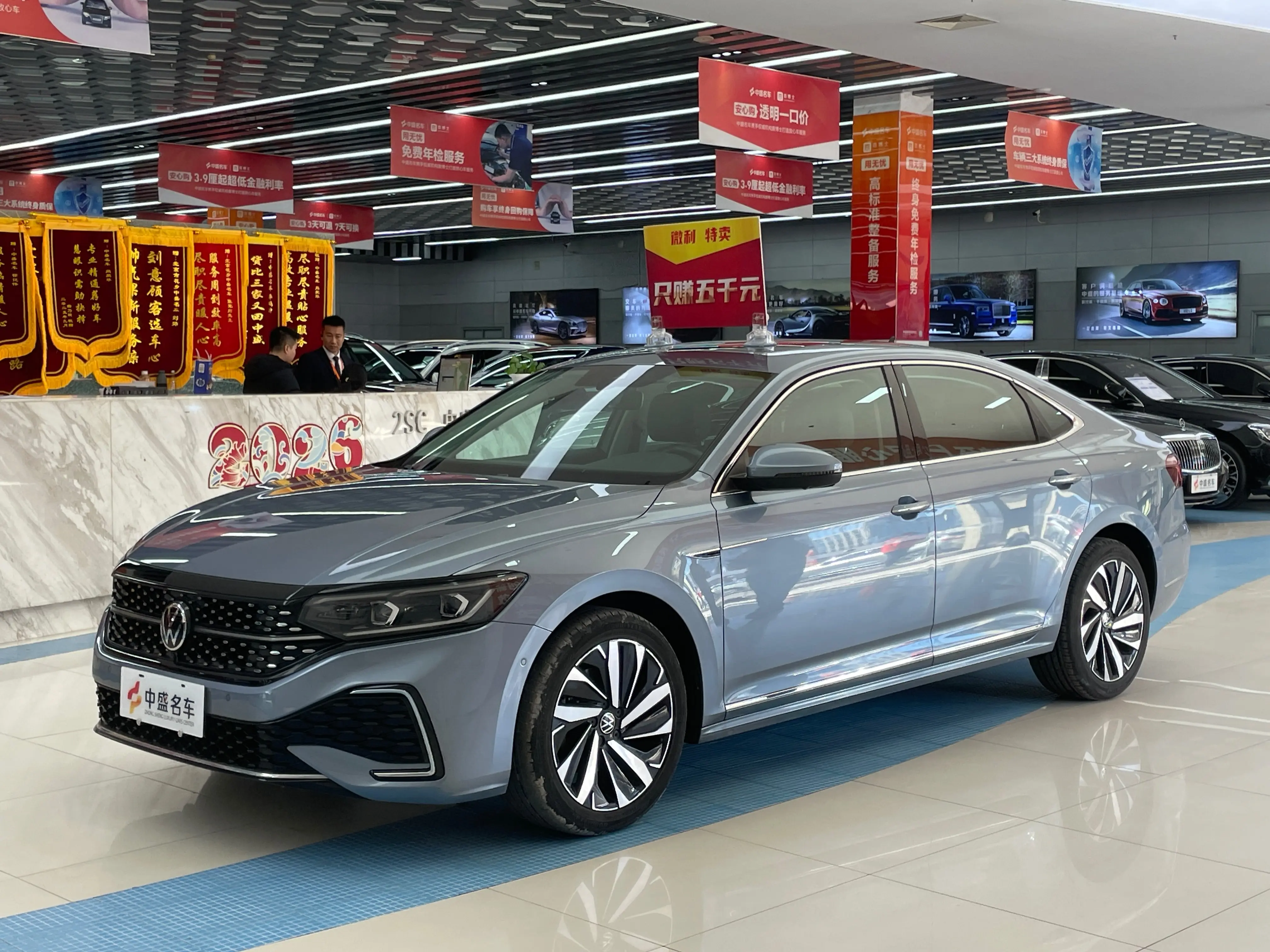 Volkswagen Passat  из Китая