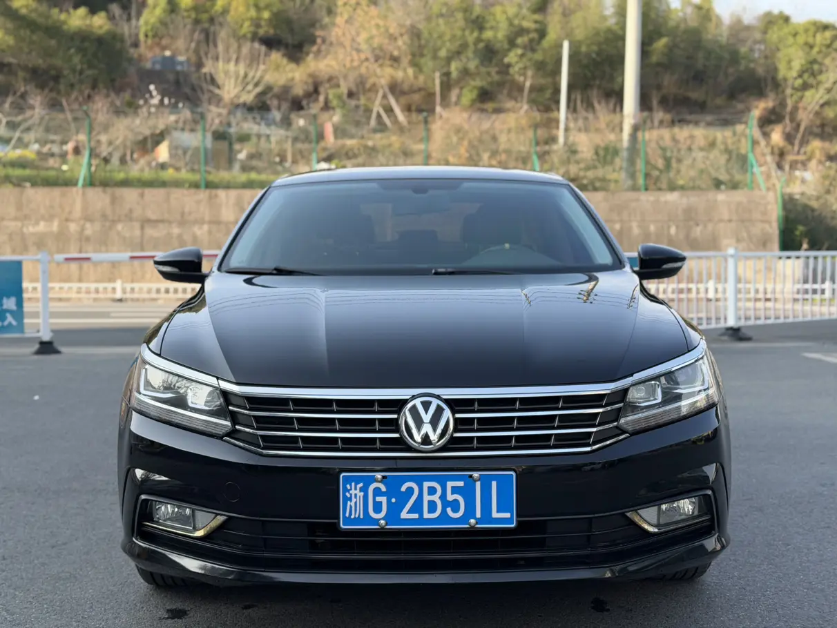 Volkswagen Passat  из Китая