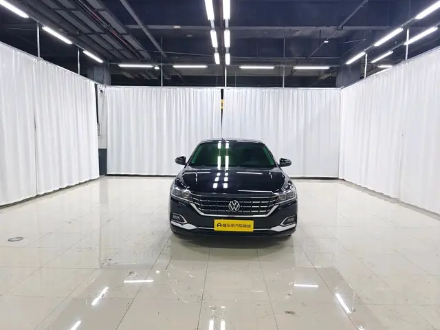 Volkswagen Passat  из Китая