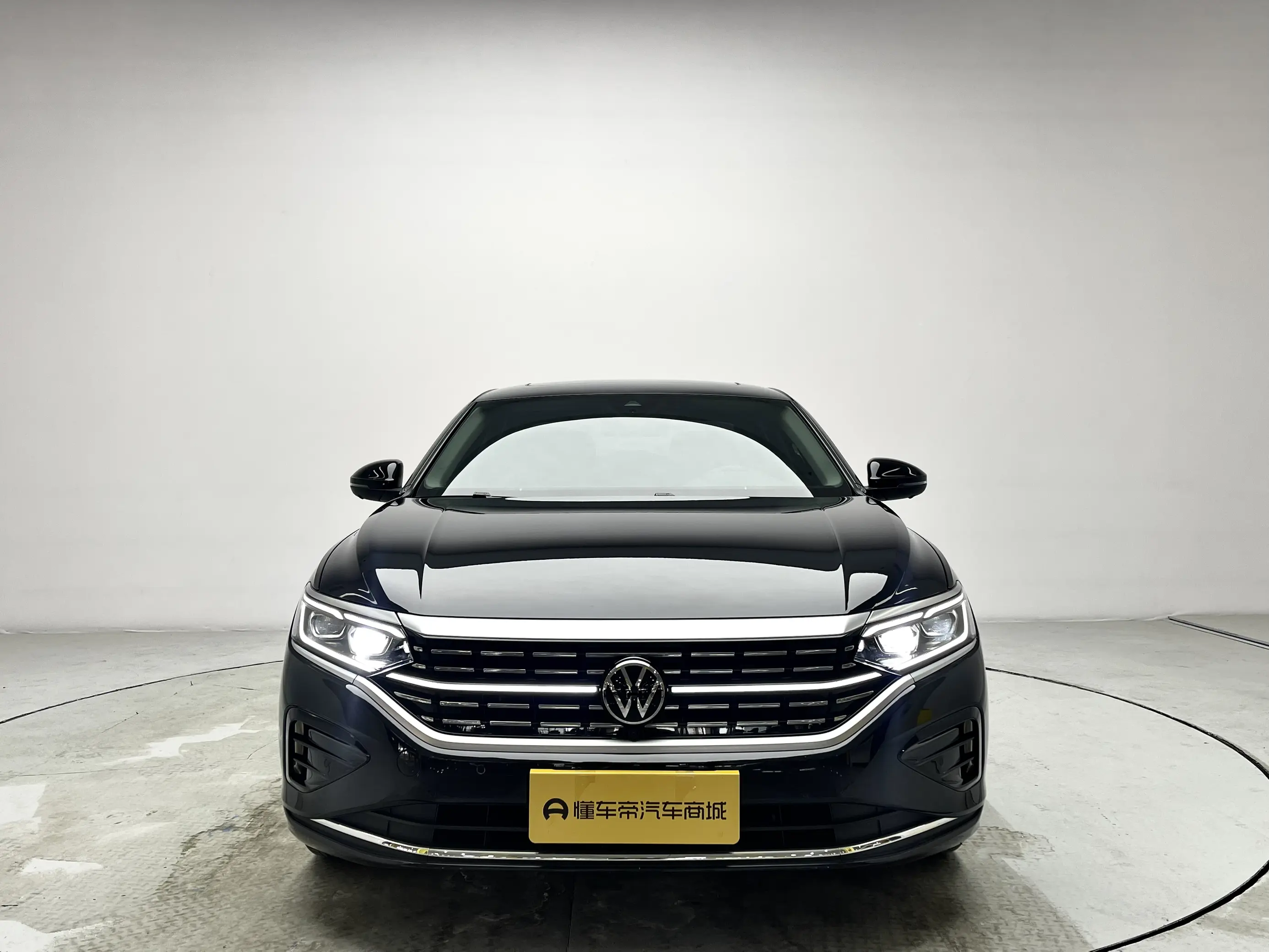 Volkswagen Passat  из Китая