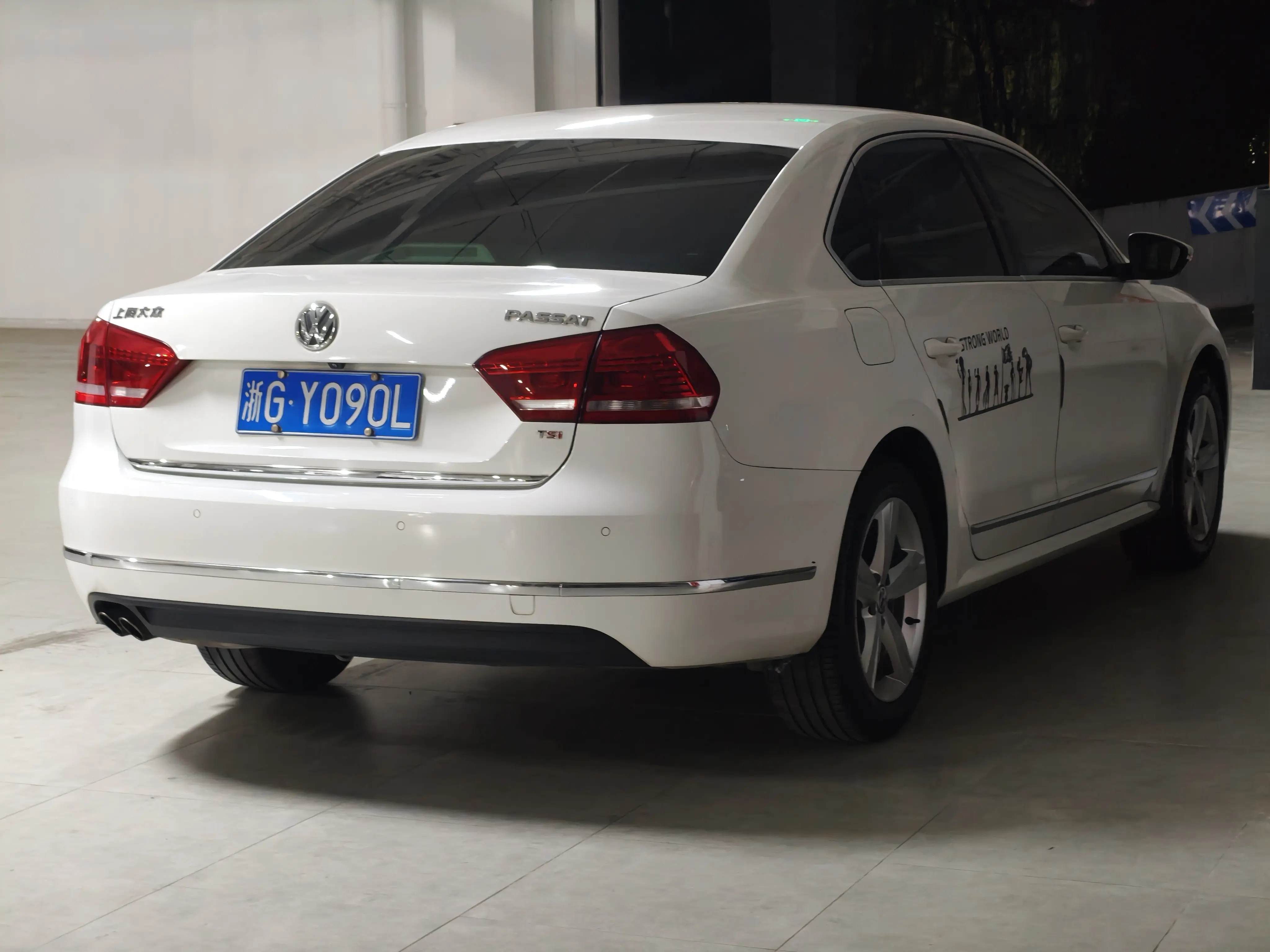 Volkswagen Passat  из Китая