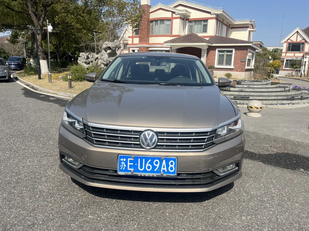 Volkswagen Passat  из Китая