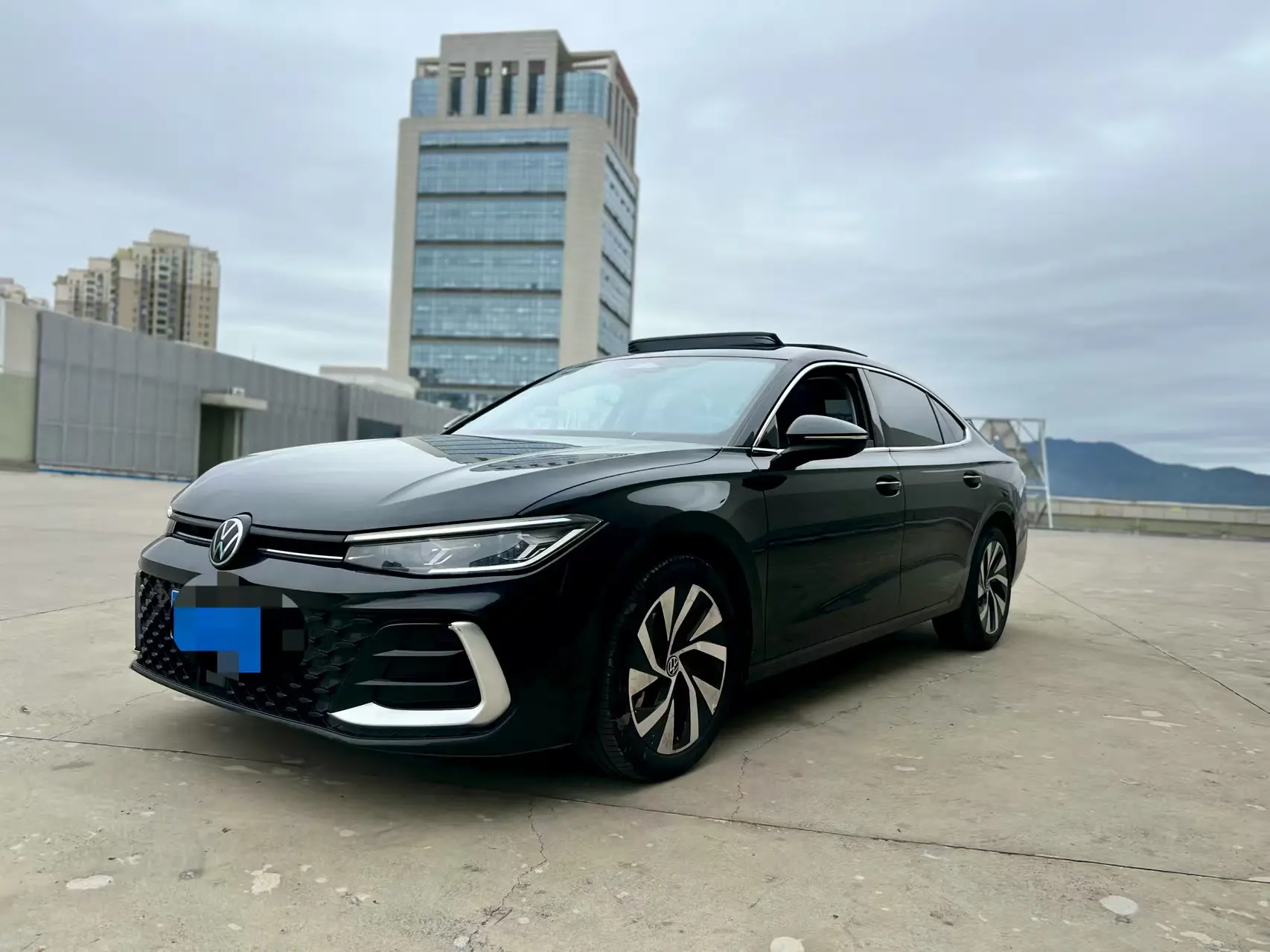 Volkswagen Passat  из Китая