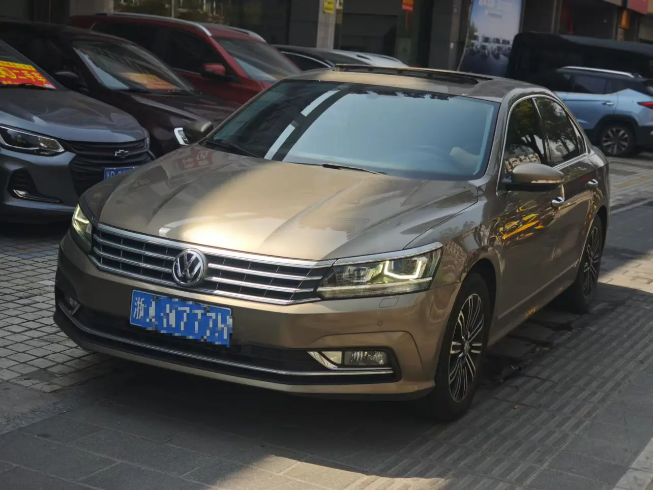 Volkswagen Passat  из Китая