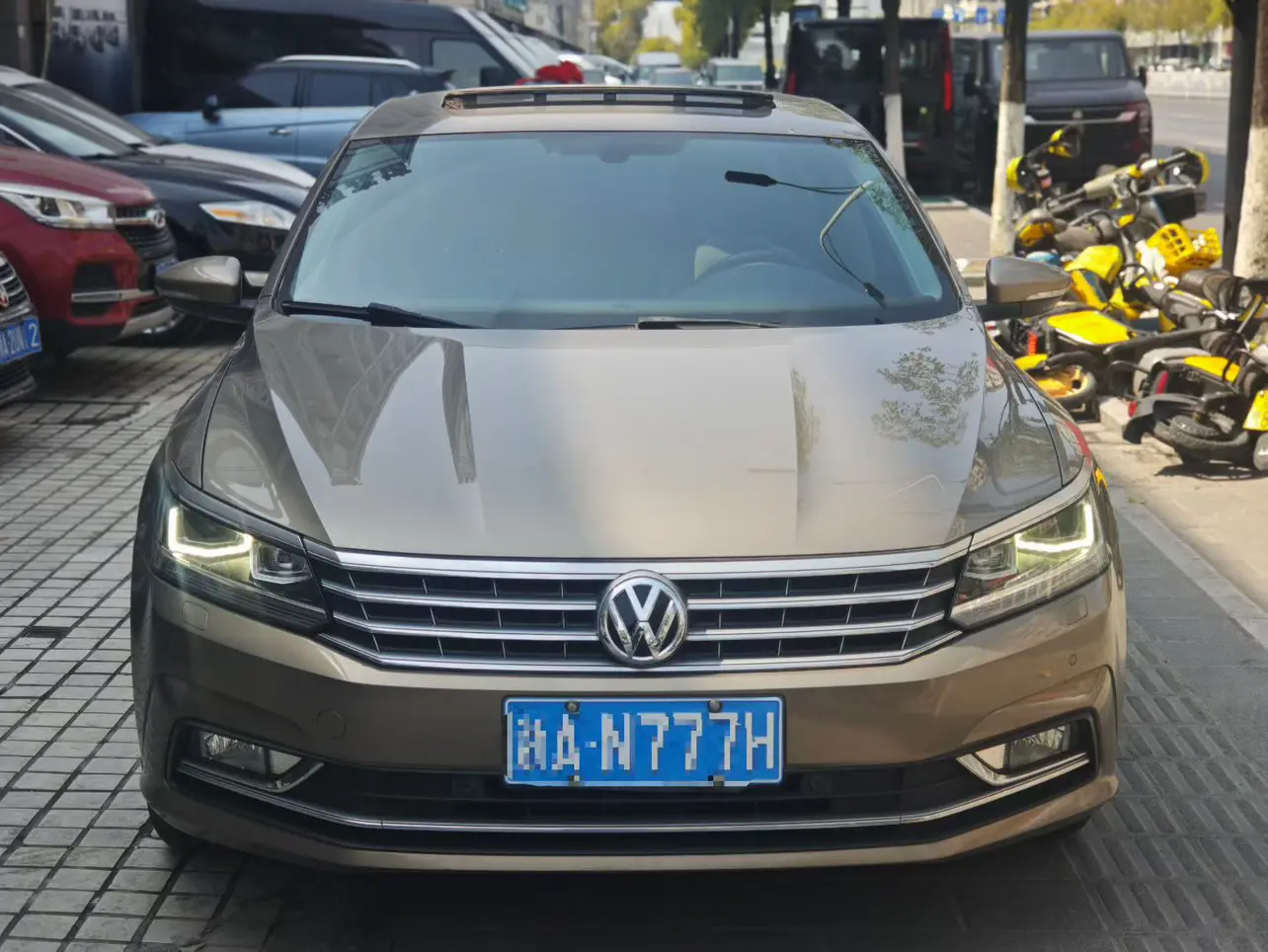 Volkswagen Passat  из Китая